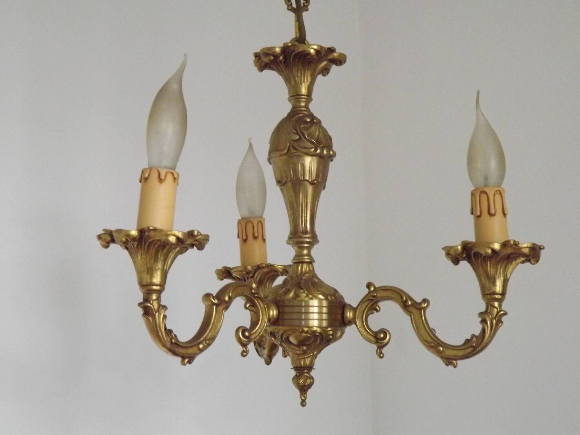 Quality Stamped Bronze French Mid-Century 3-Light Traditional Chandelier