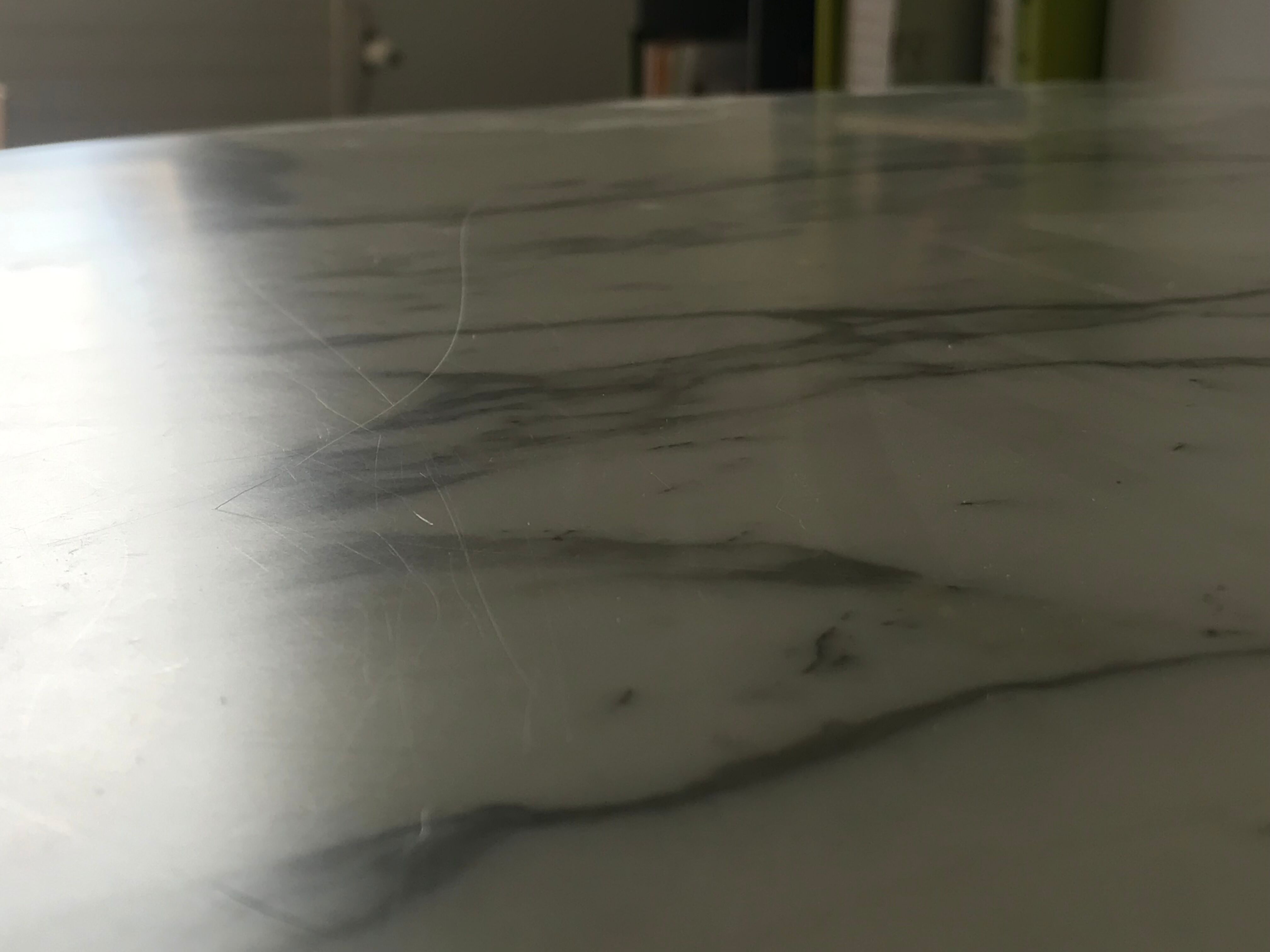 Tulip table by Eero Saarinen, Knoll edition