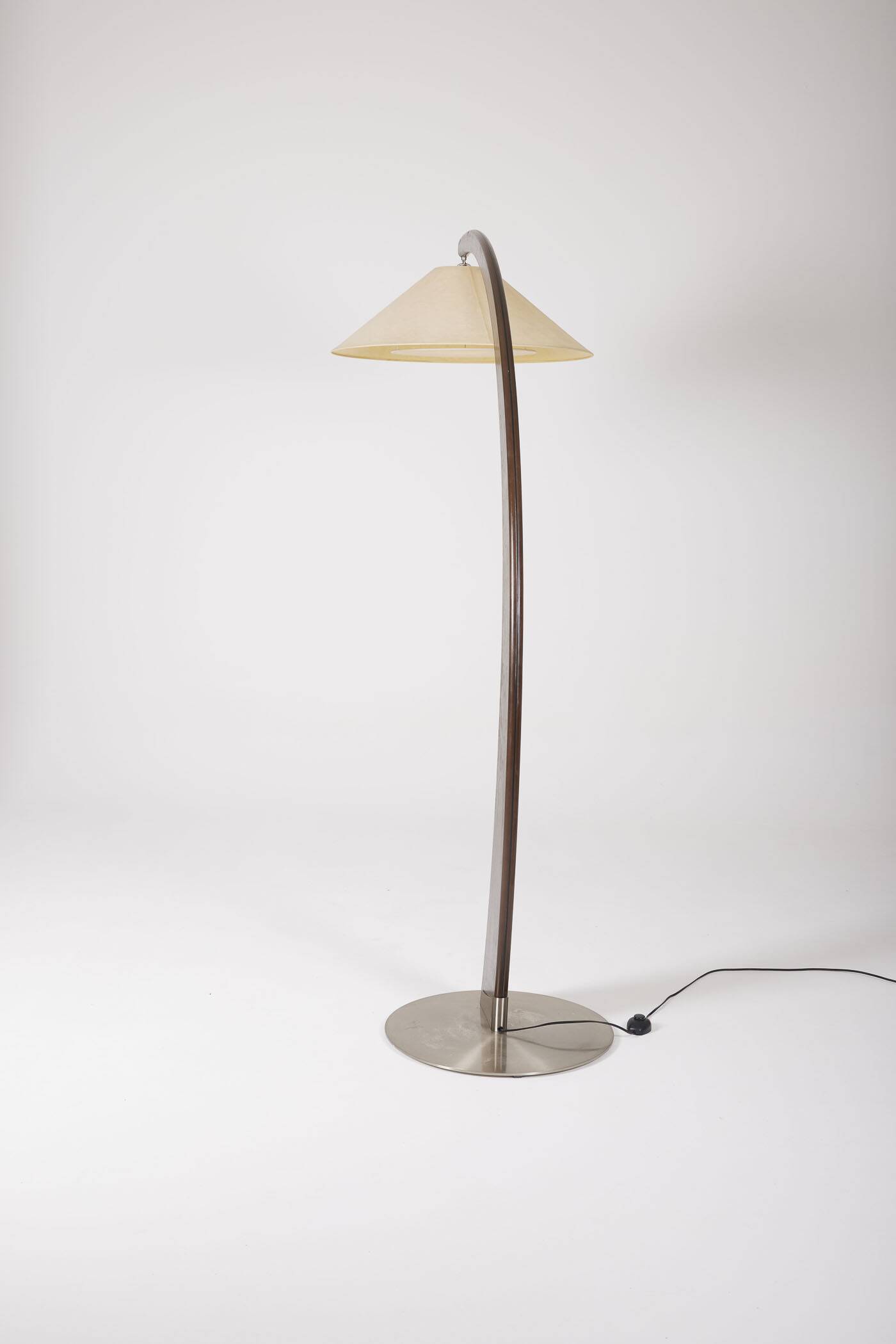 Natuzzi Salotti wooden floor lamp