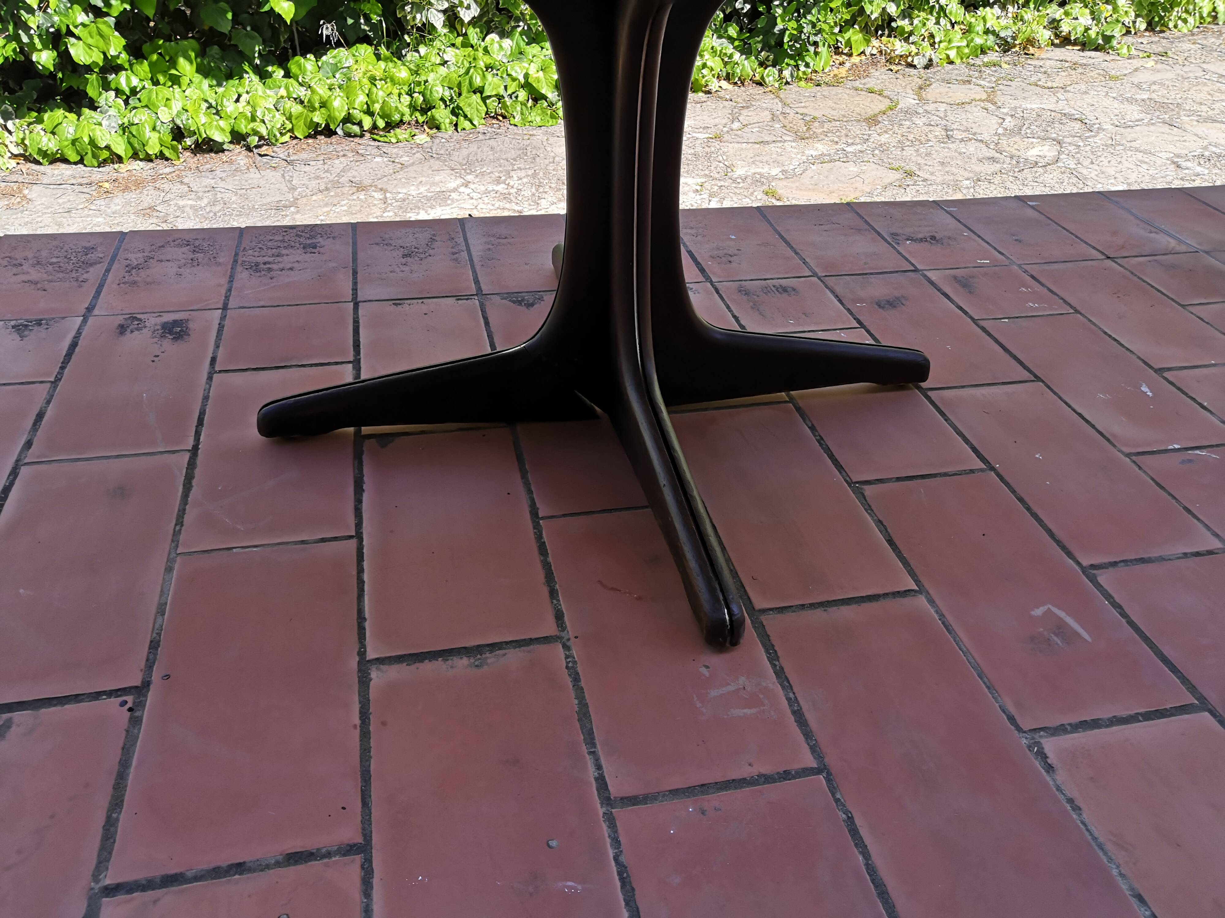 Round table with extension Baumann central foot 1970