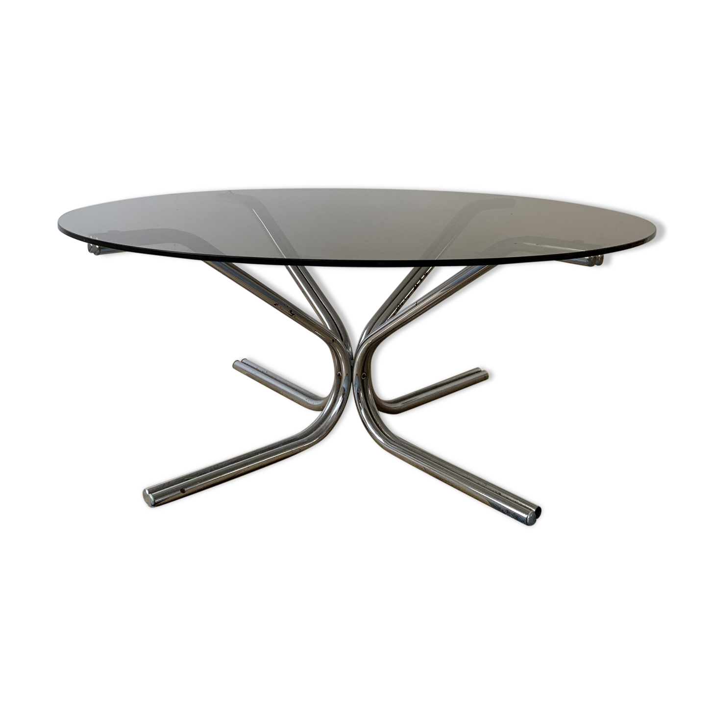 Low smoke round glass table