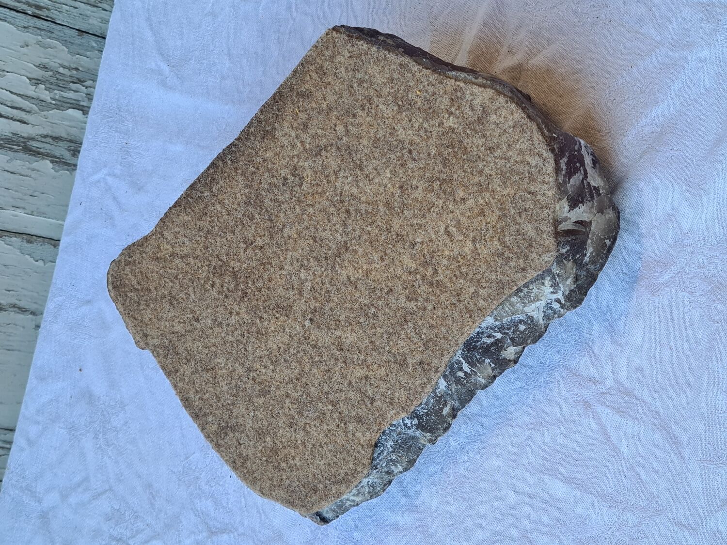 Empty pockets alabaster natural stone