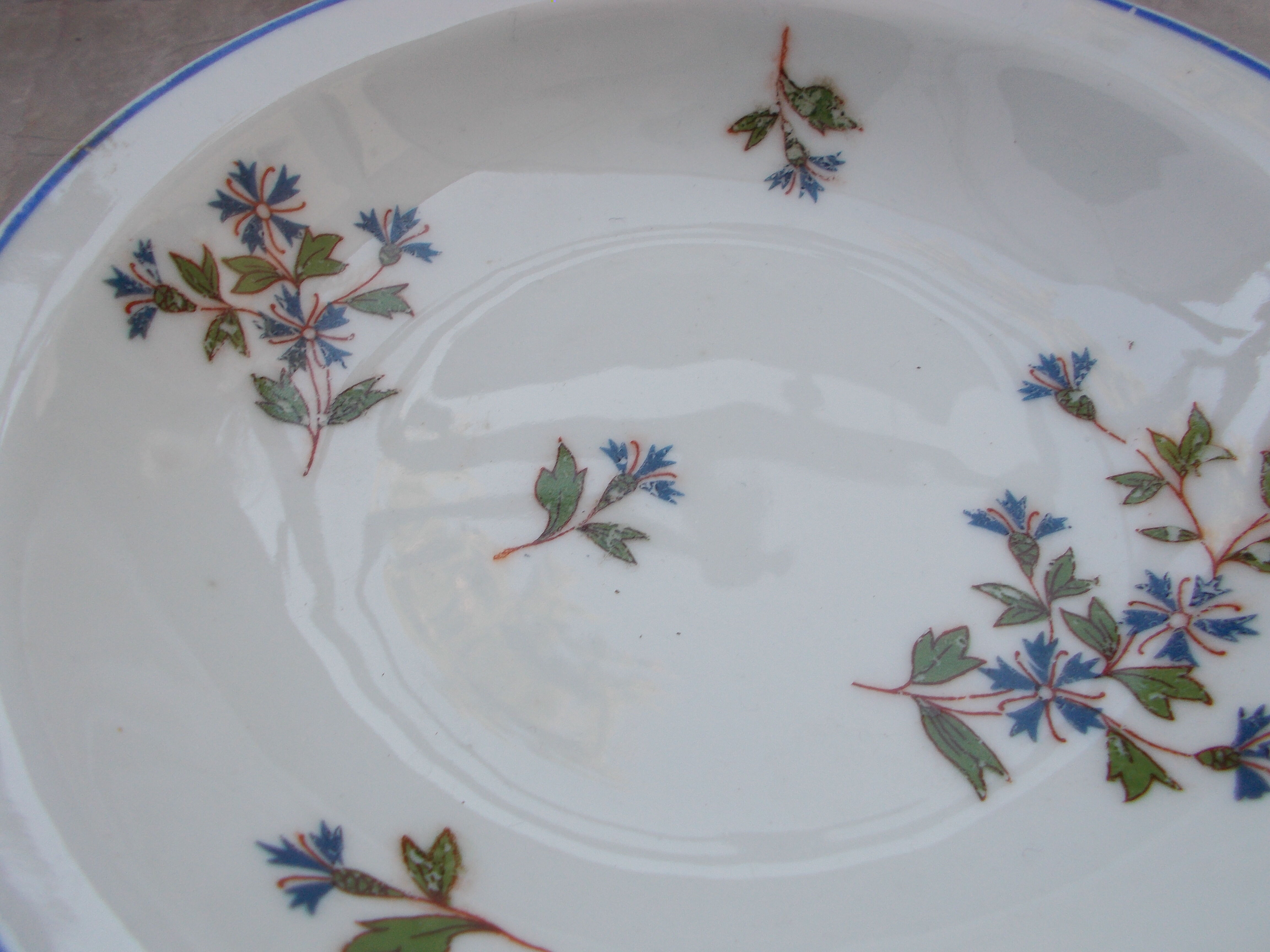 6 round dishes old porcelain decoration with barbels