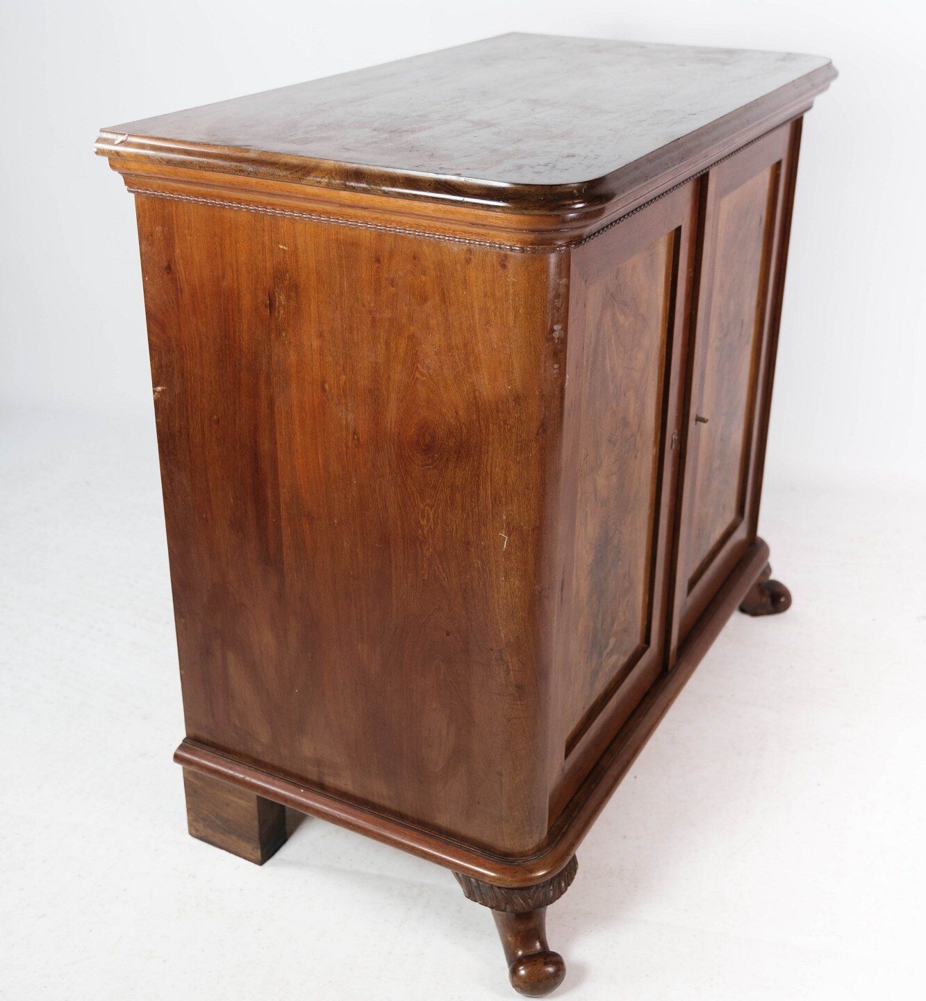 Mahogany standing cabinet