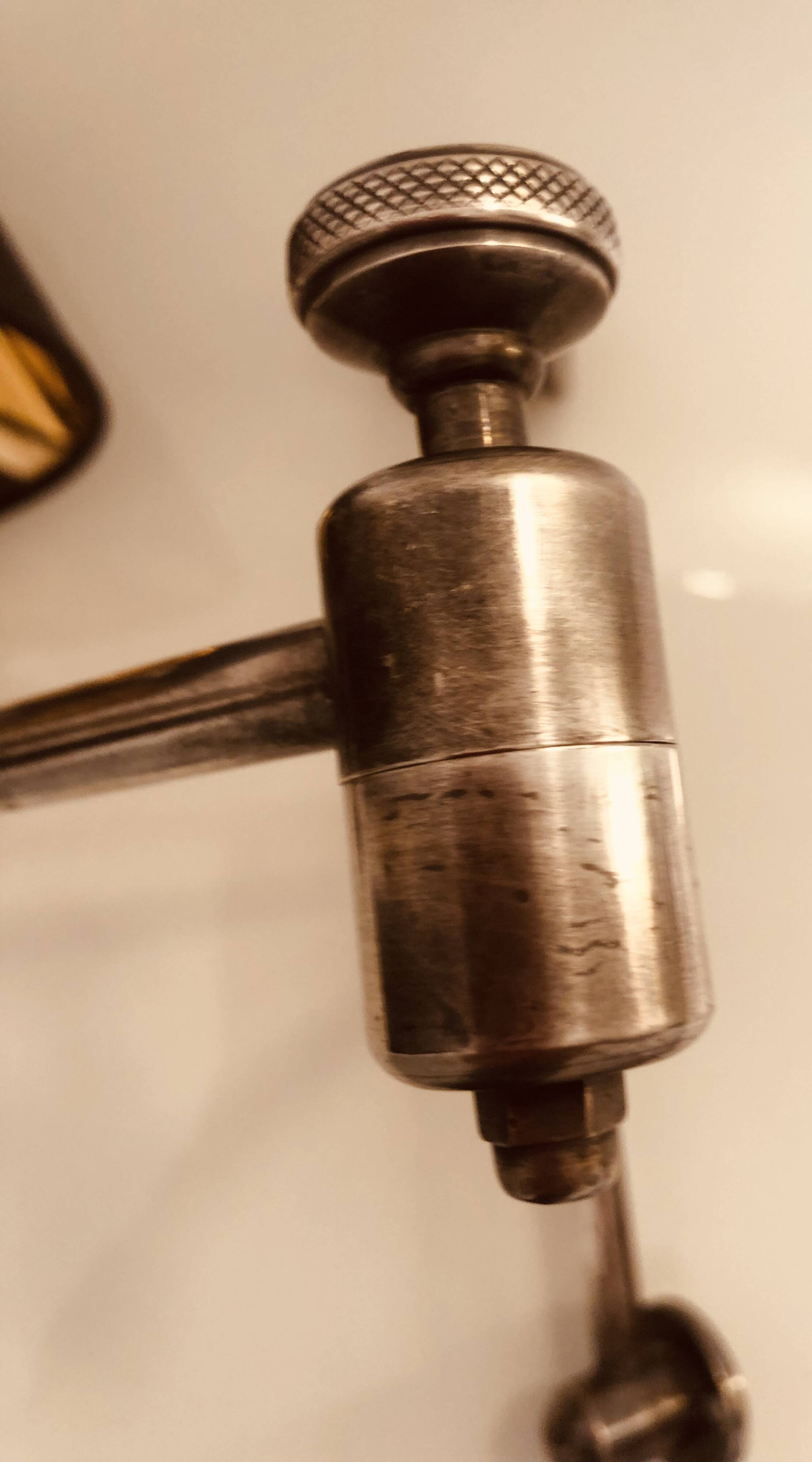 Articulated wall light in patinated nickel Chehoma 1987