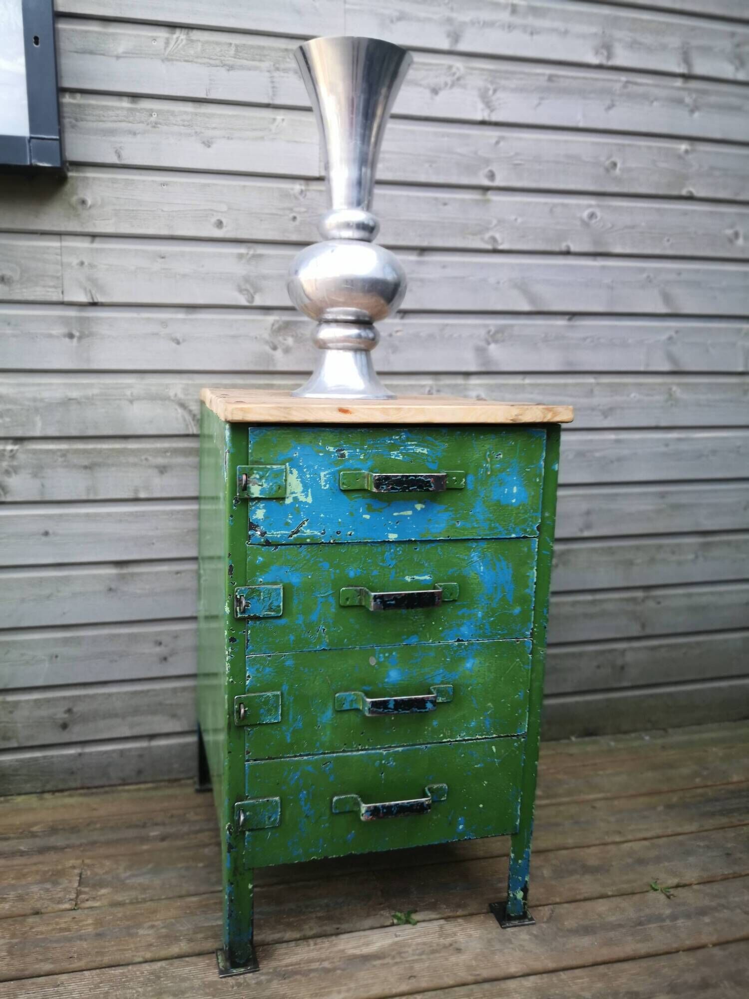 Mechanical workshop sheet metal service, industrial storage cabinet