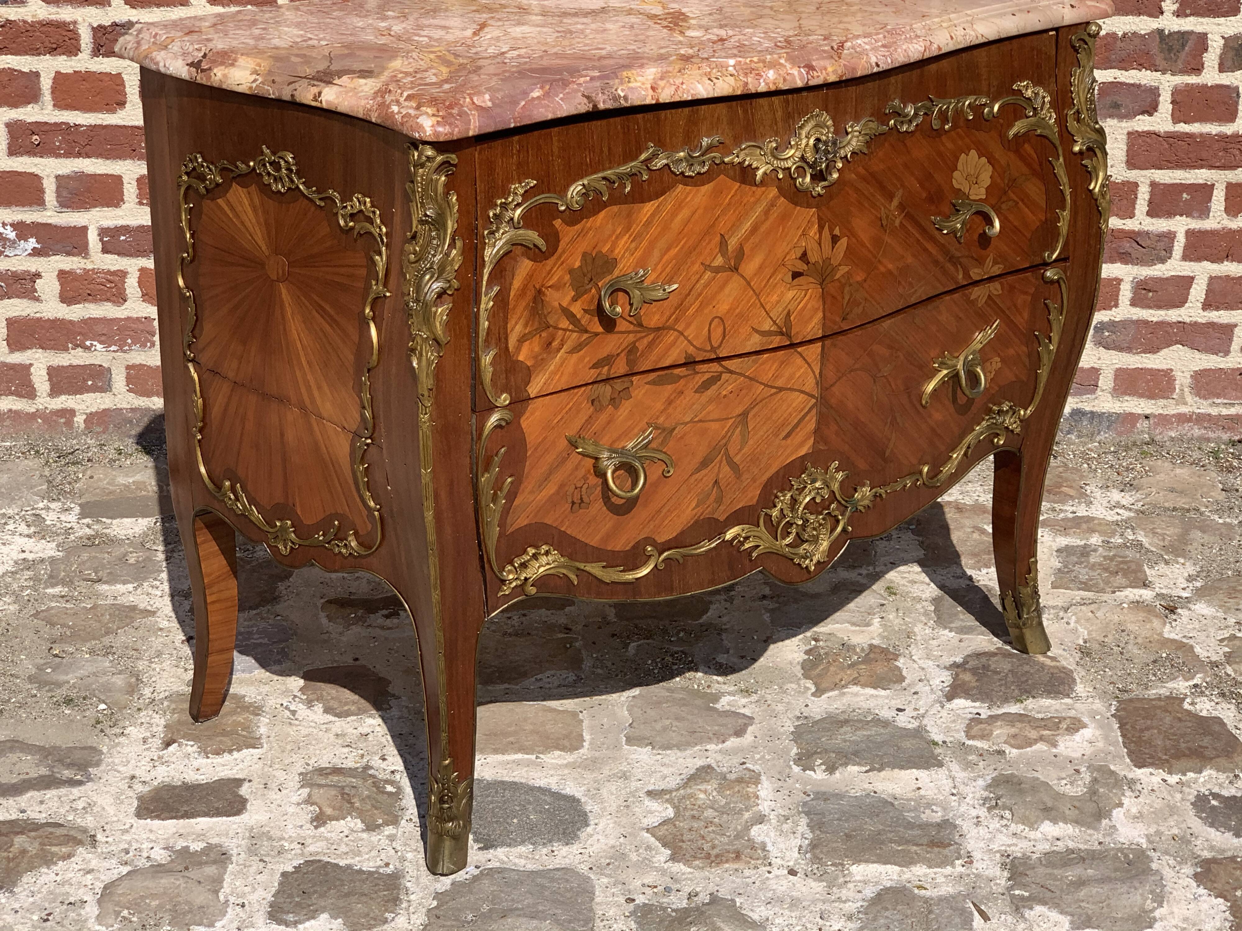 Jumper dresser dresser in louis XV marquetry around 1900