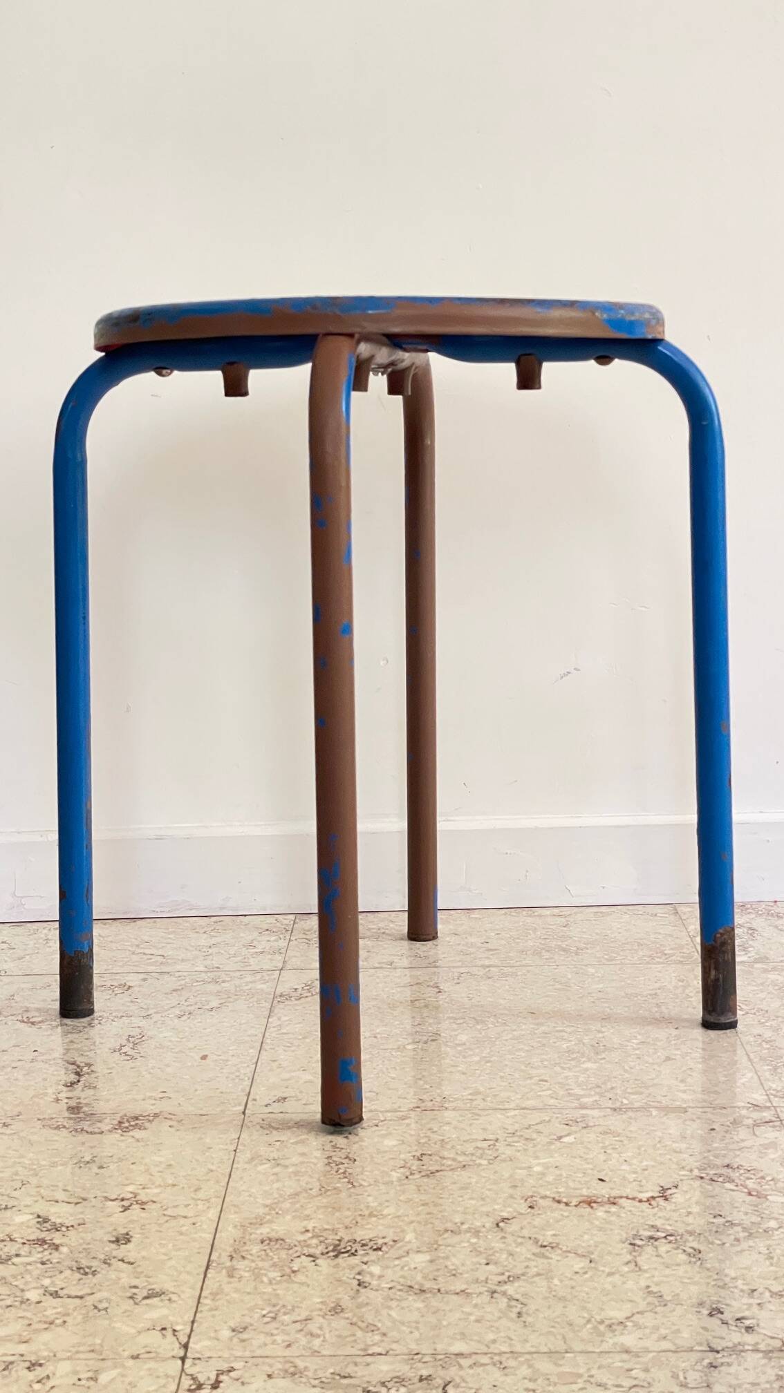 Tabouret industriel acier patine bleue & chocolat vintage