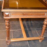Desk in Walnut