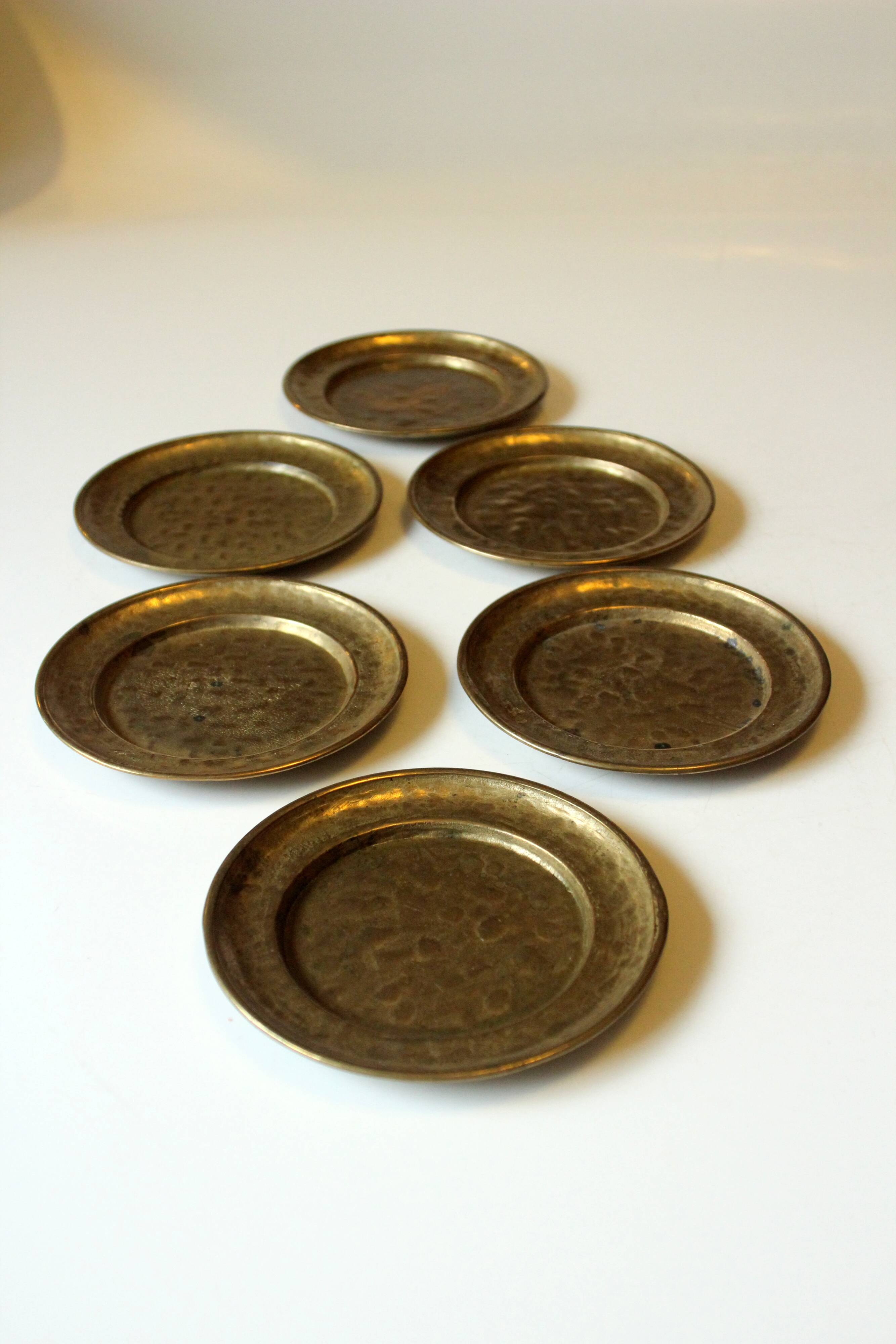 6 solid brass coaster, vintage from the 1950s