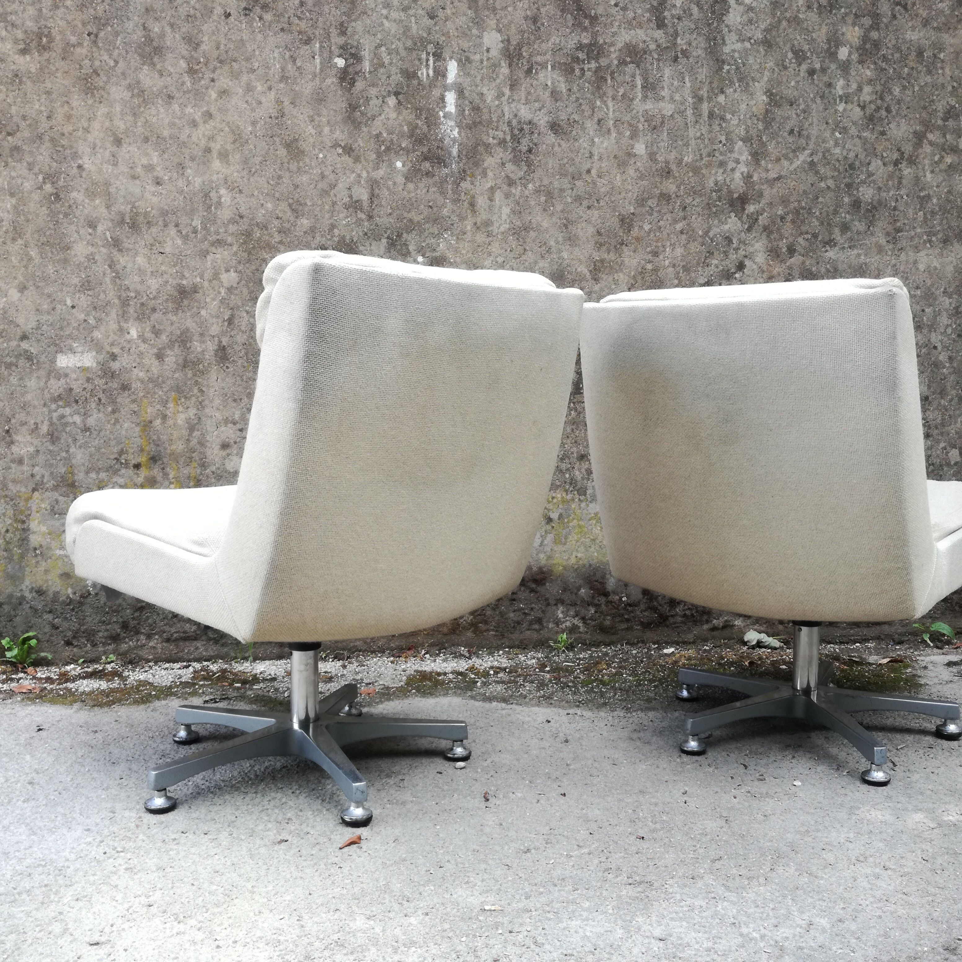 Tweed swivel armchairs 1970