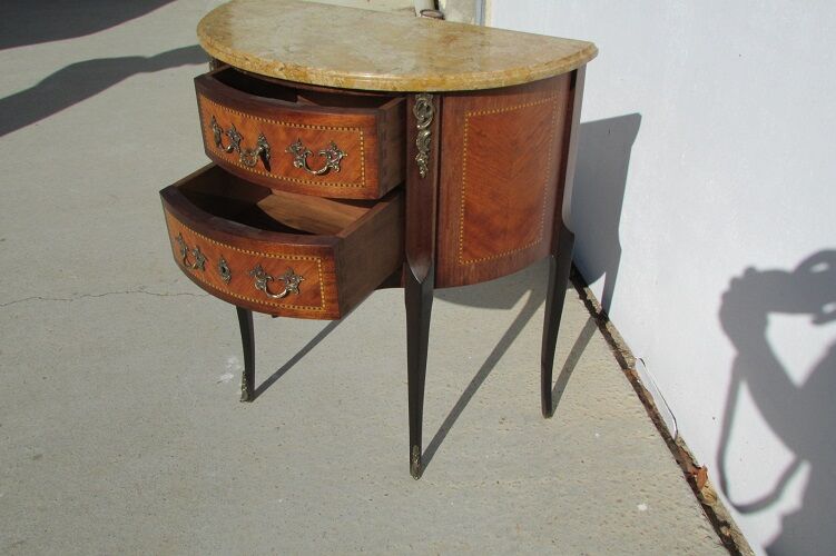 Half-moon dresser