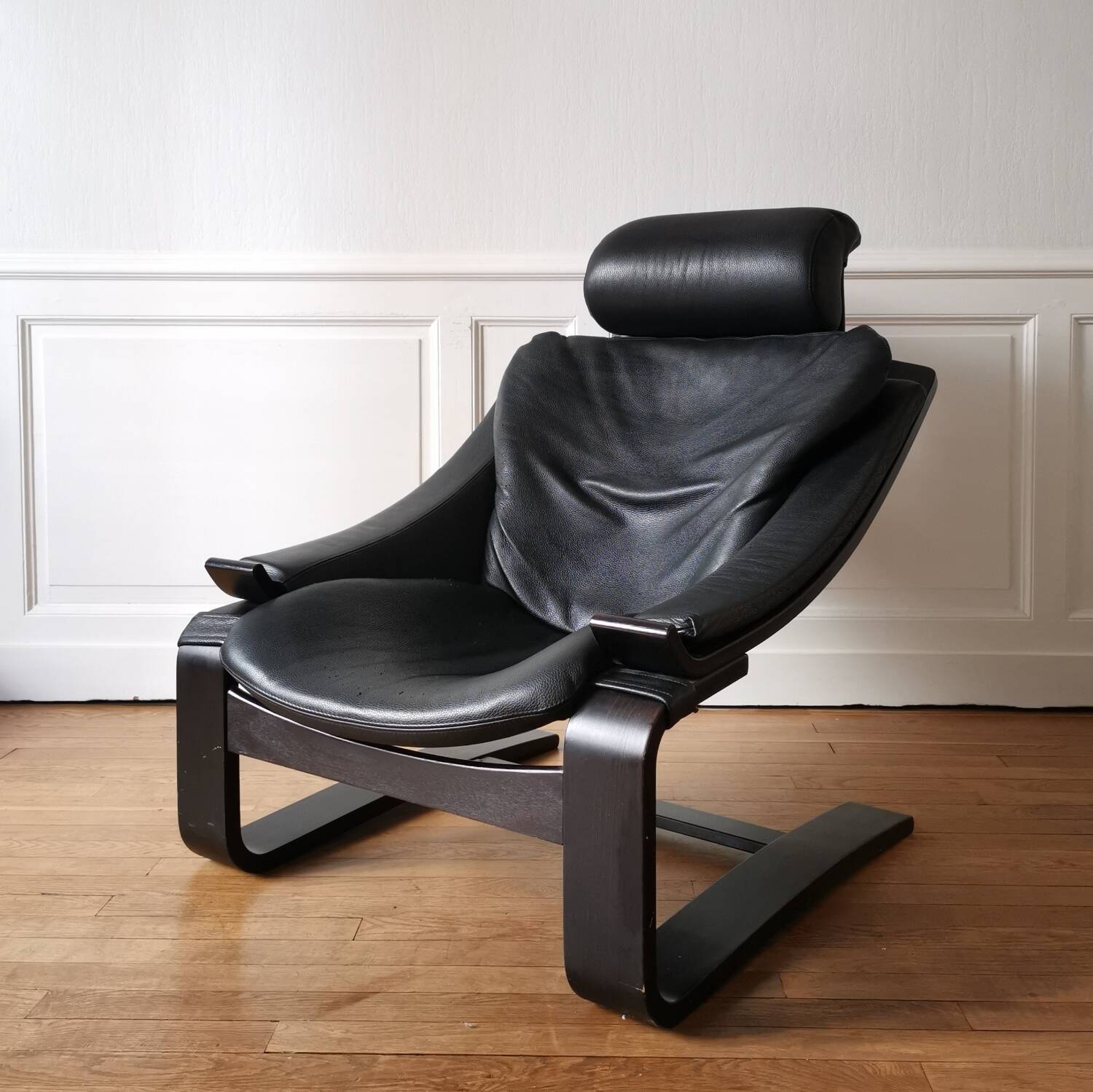Kroken leather armchair, designed by Ake Fribytter, Nelo Mobelfabrik Sweden.