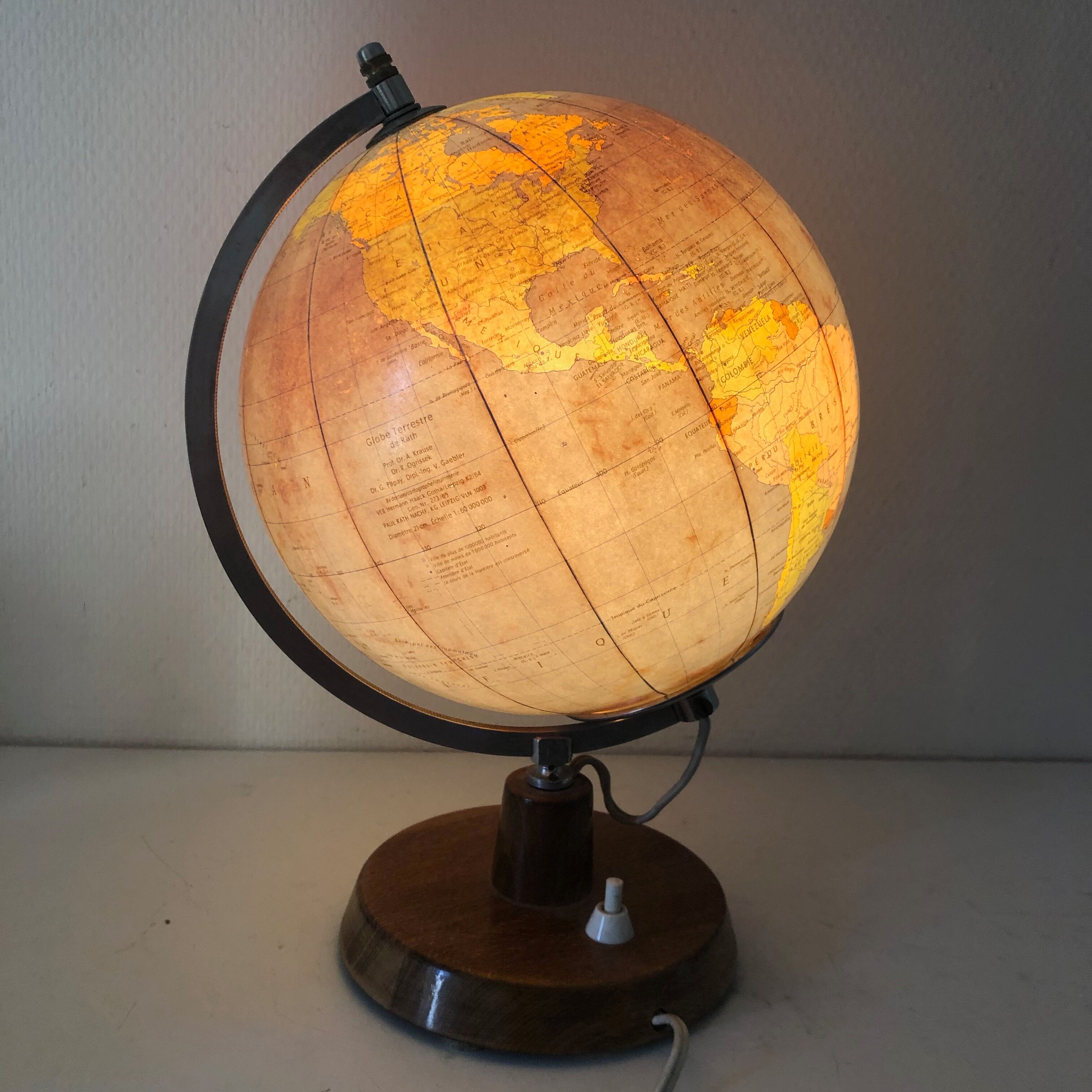 Globe terrestre de Räth ex-RDA vintage 1960 33cm