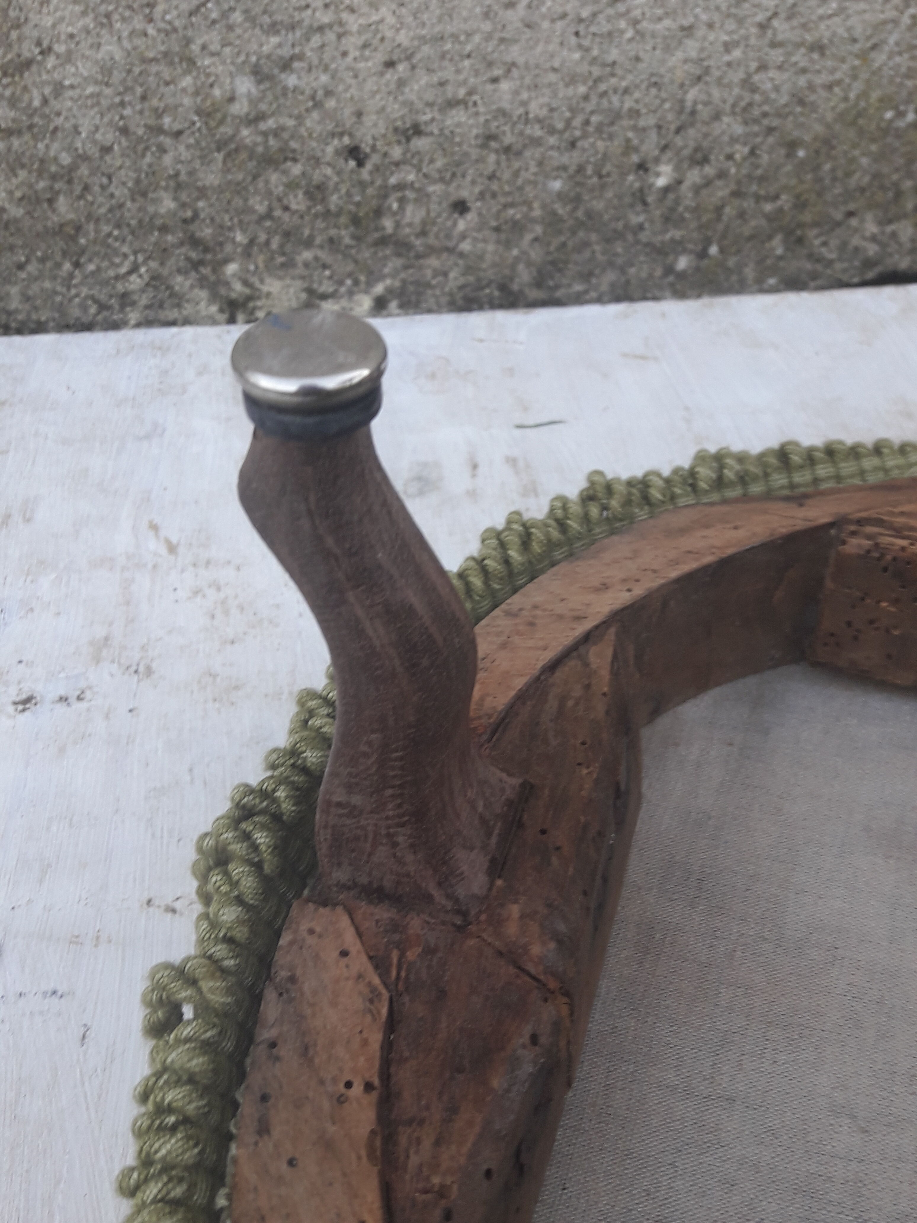 Rests feet in green velvet with fringed diam 32 cm