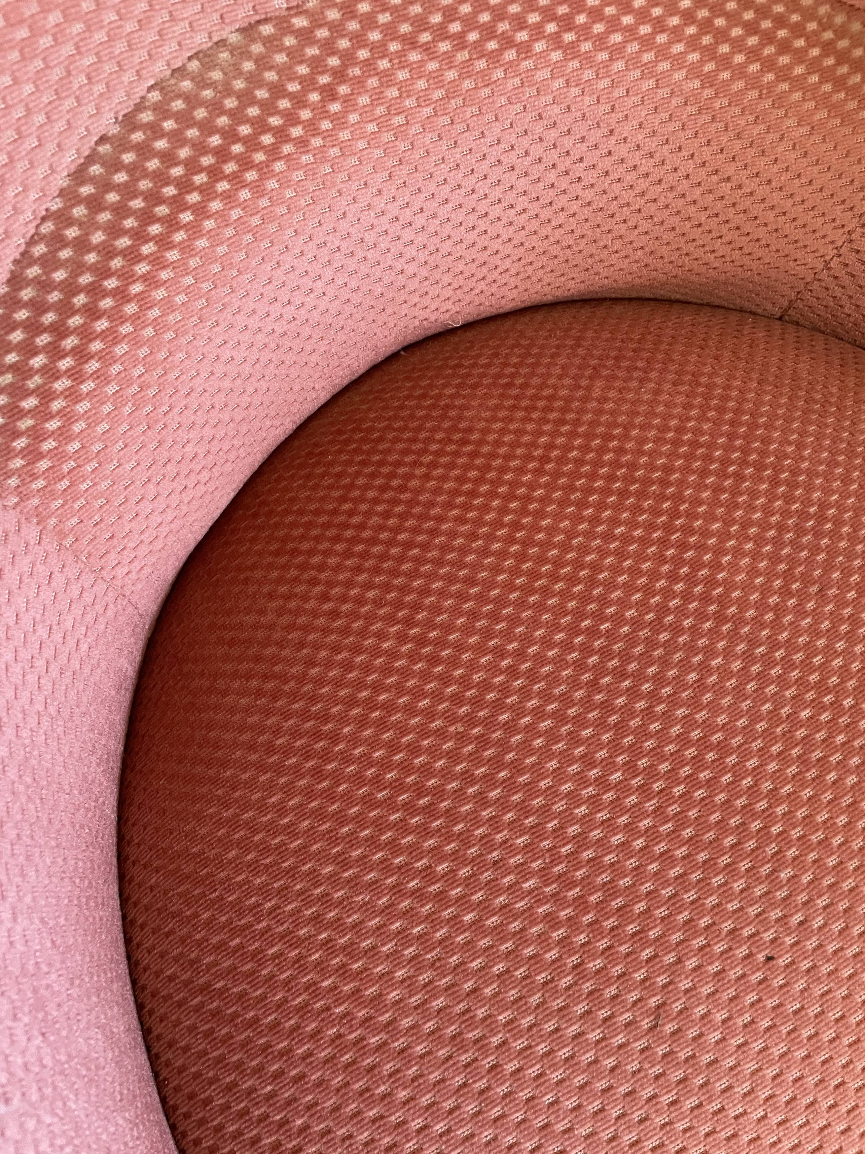 Pink velvet toad armchair