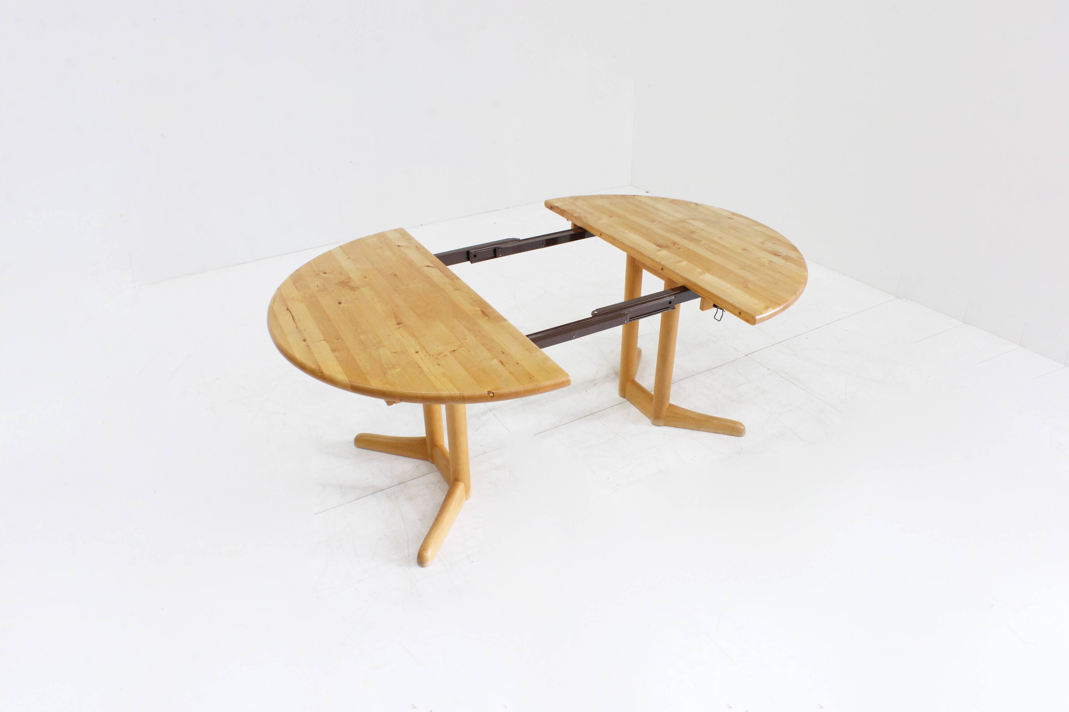 Table à manger vintage ronde extensible danoise Vamdrup Stolefabrik 1960