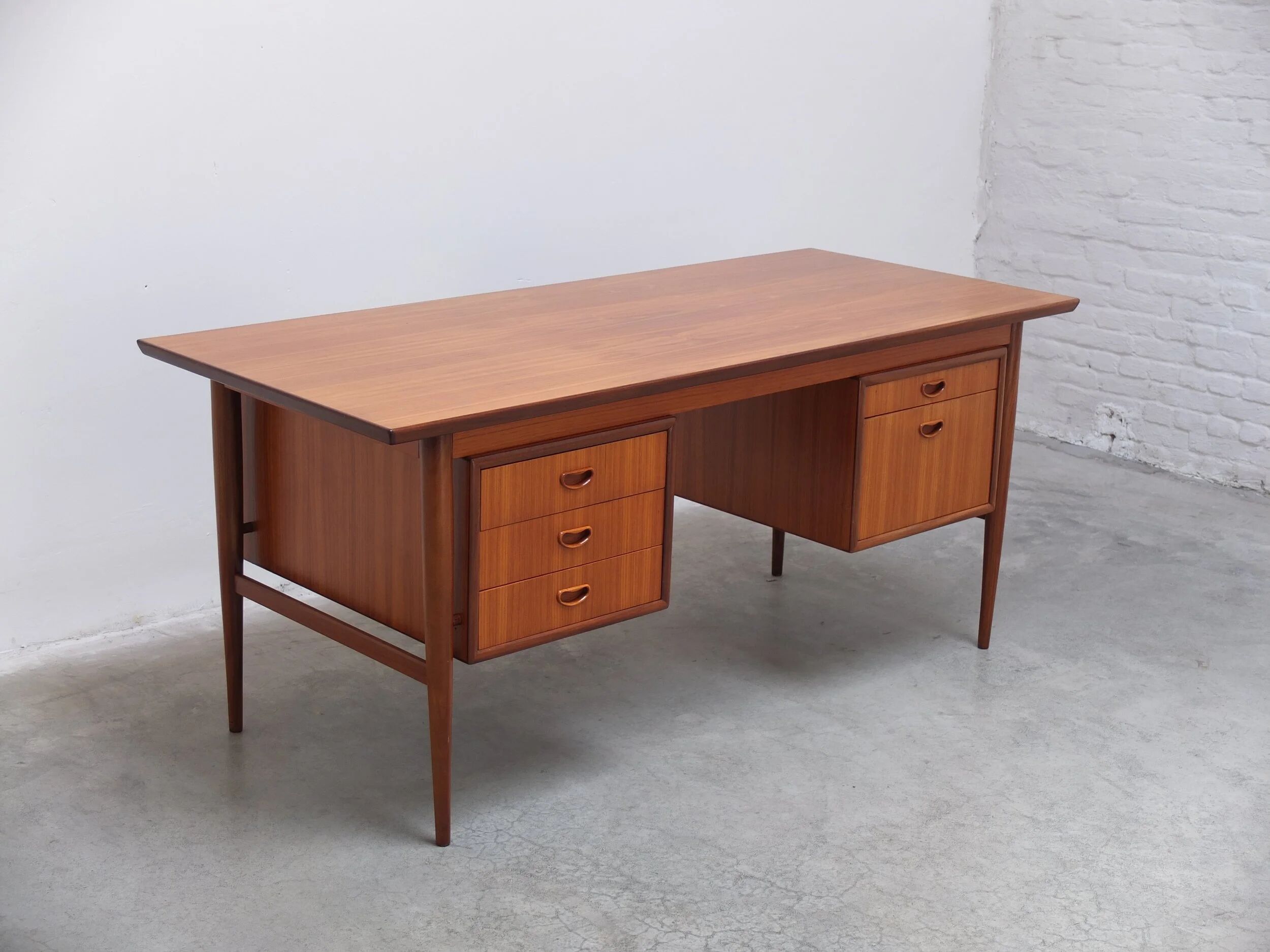 Freestanding executive desk by Oswald Vermaercke for V-Form, 1960s
