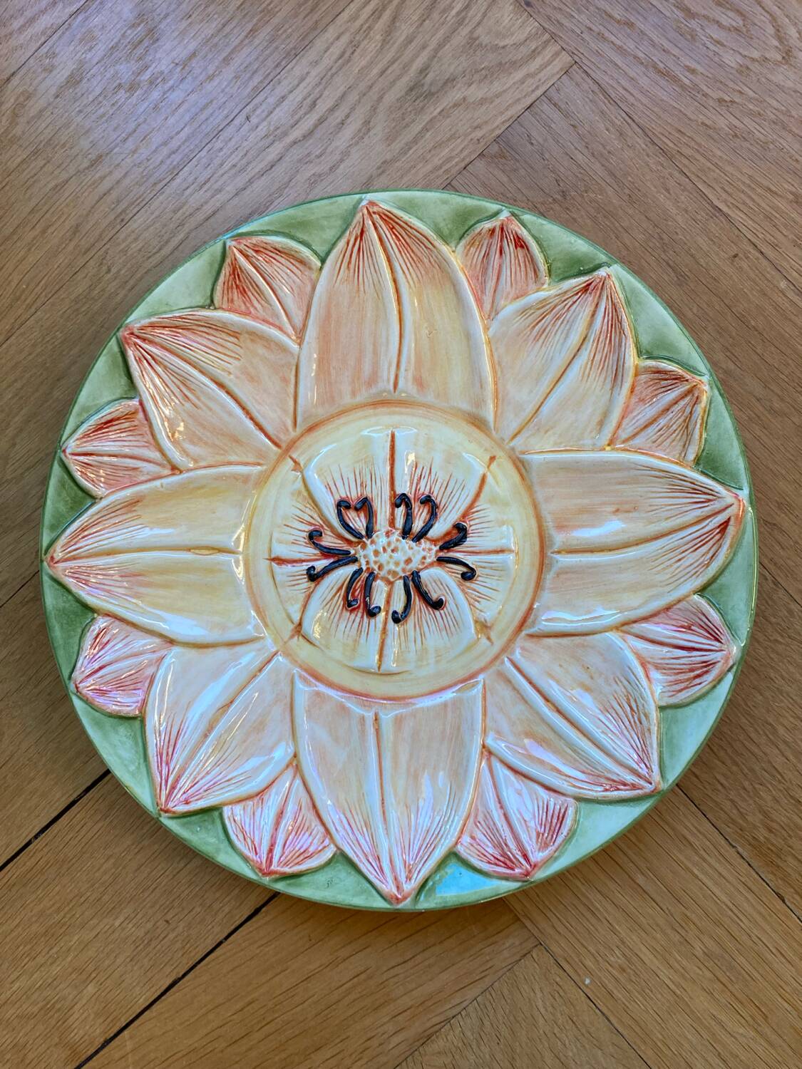 Water lily trompe l'oeil barbotine dish