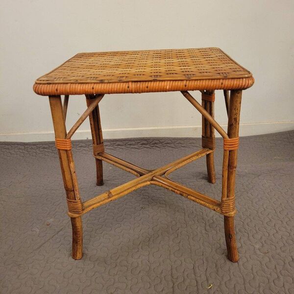 Petite table basse rotin