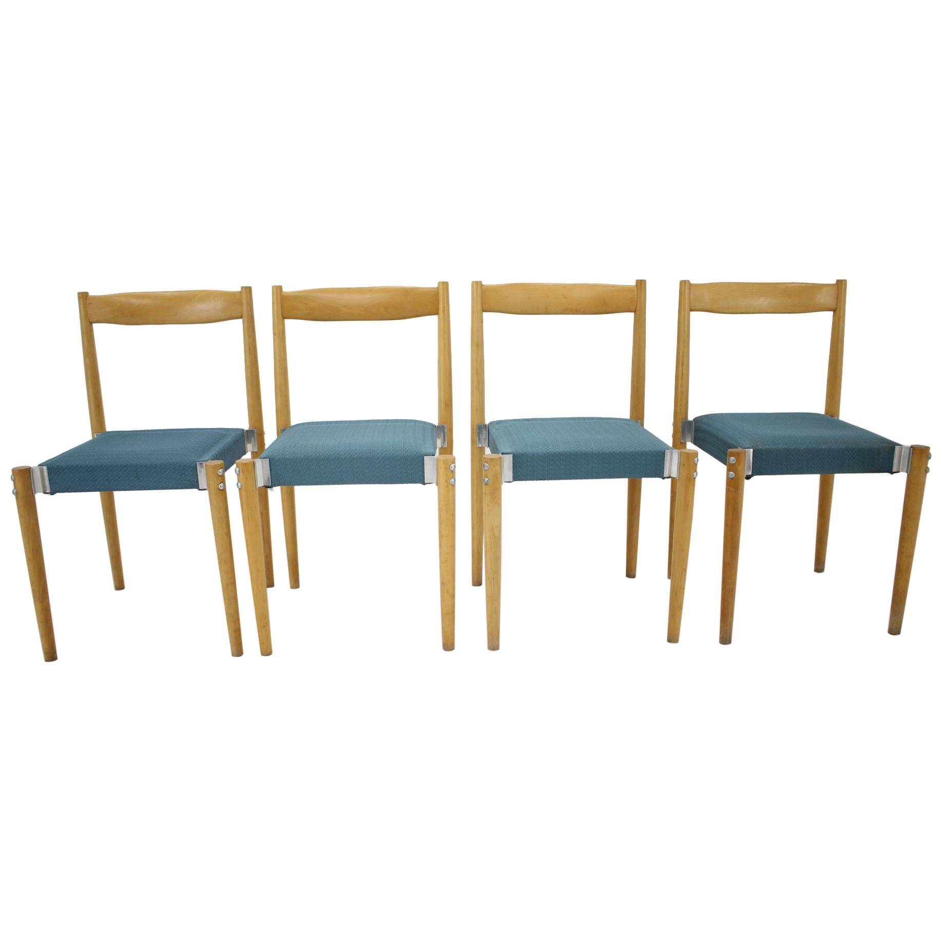 Ensemble de quatre chaises de salle à manger design par Miroslav Navrátil, années 1970.