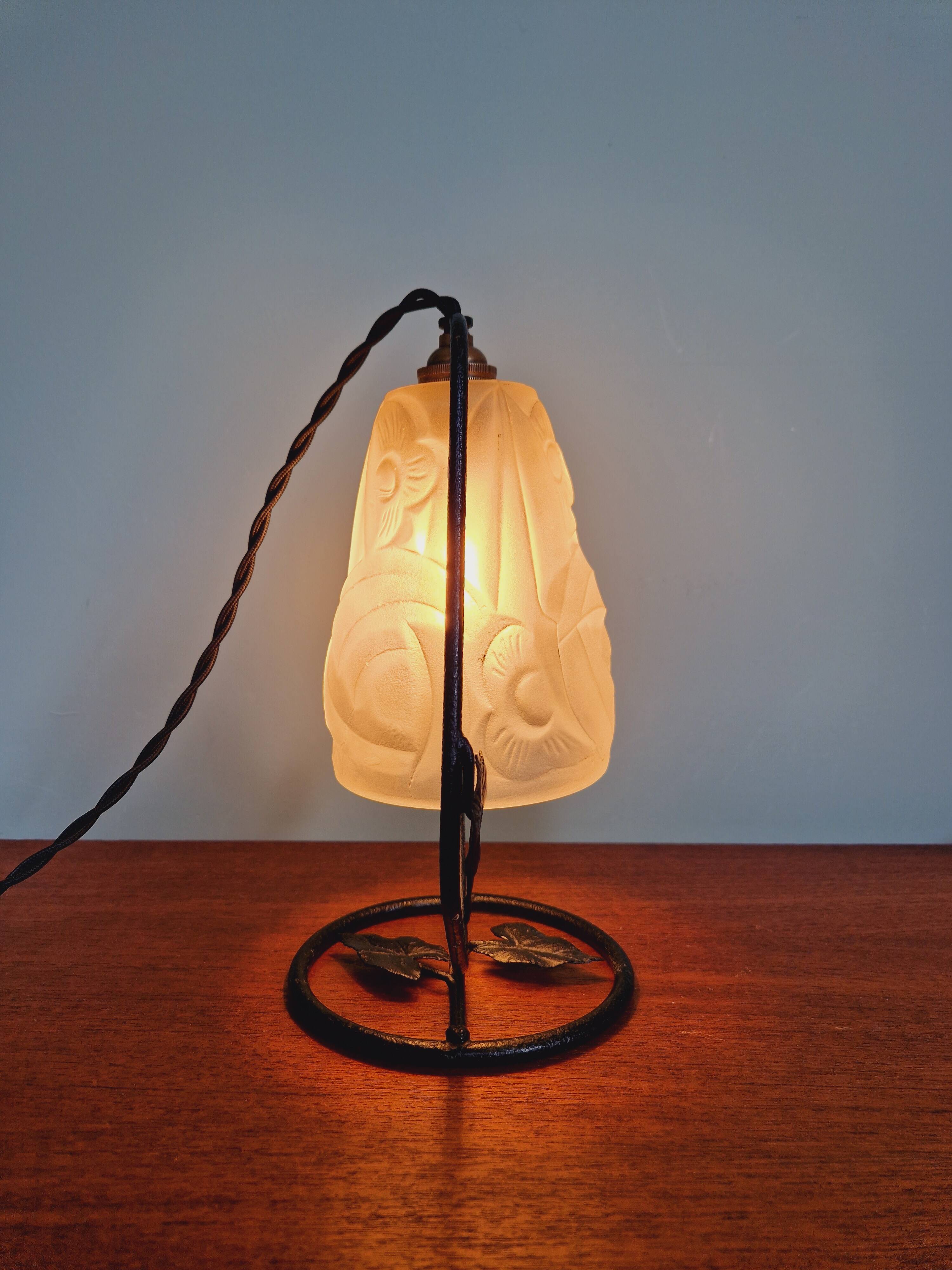 Art Deco night light in wrought iron and satin glass signed Degué
