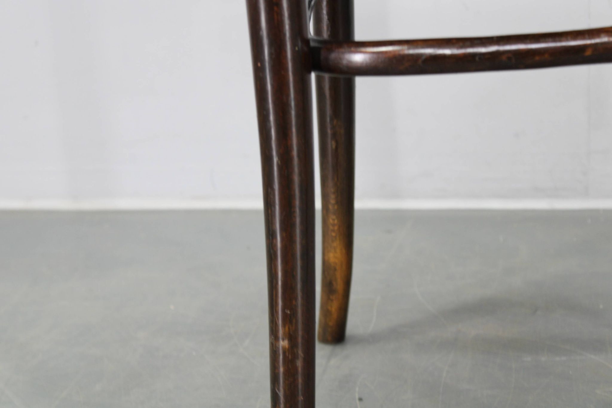 Pair of Thonet Art Nouveau bentwood chairs, Czechoslovakia, 1920s