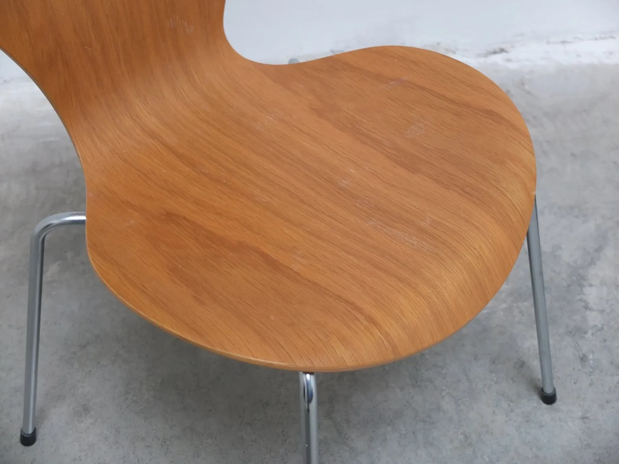 Pair of 'Series 7' chairs in oak by Arne Jacobsen for Fritz Hansen, 1955