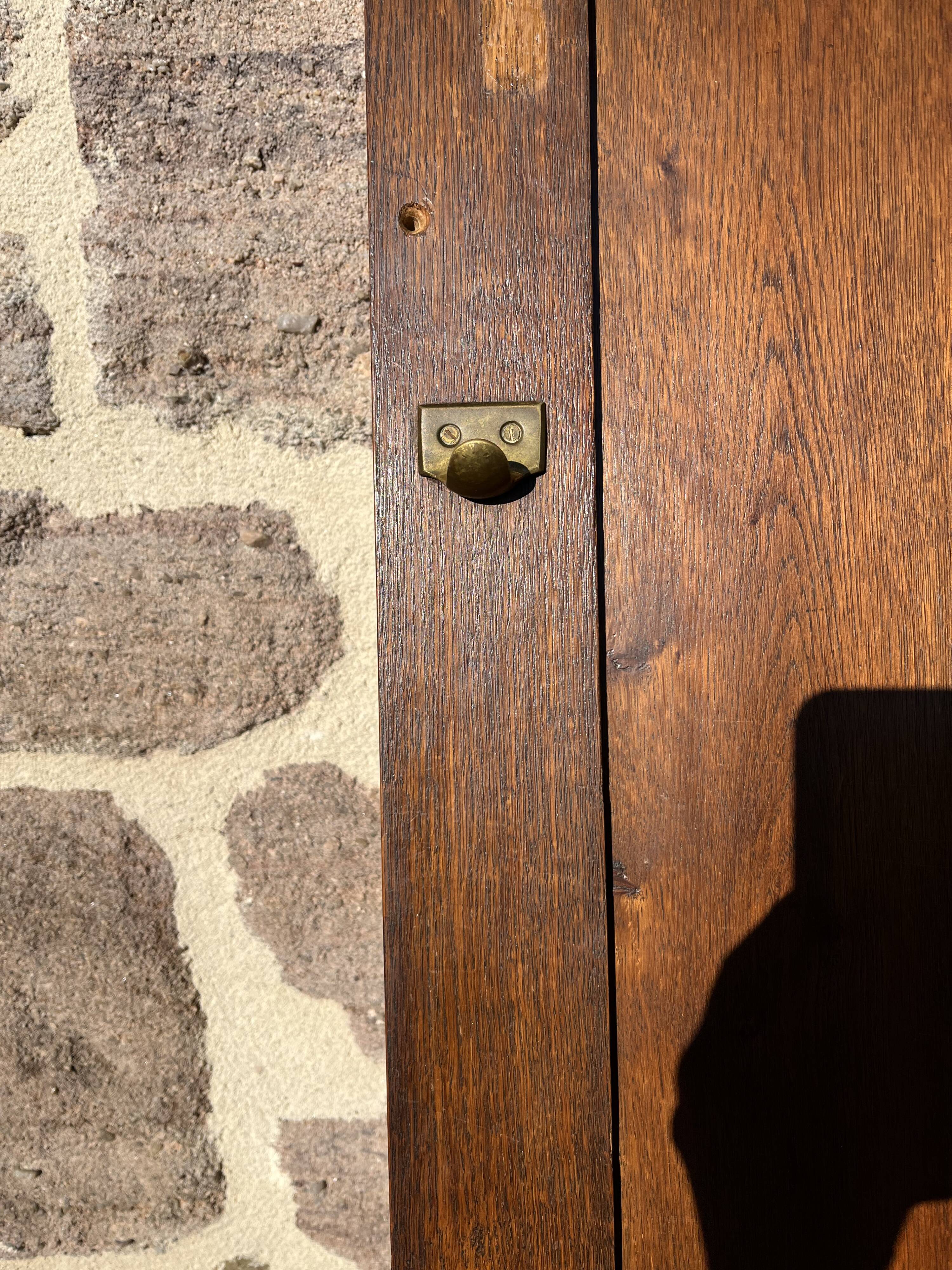 Wall coat rack