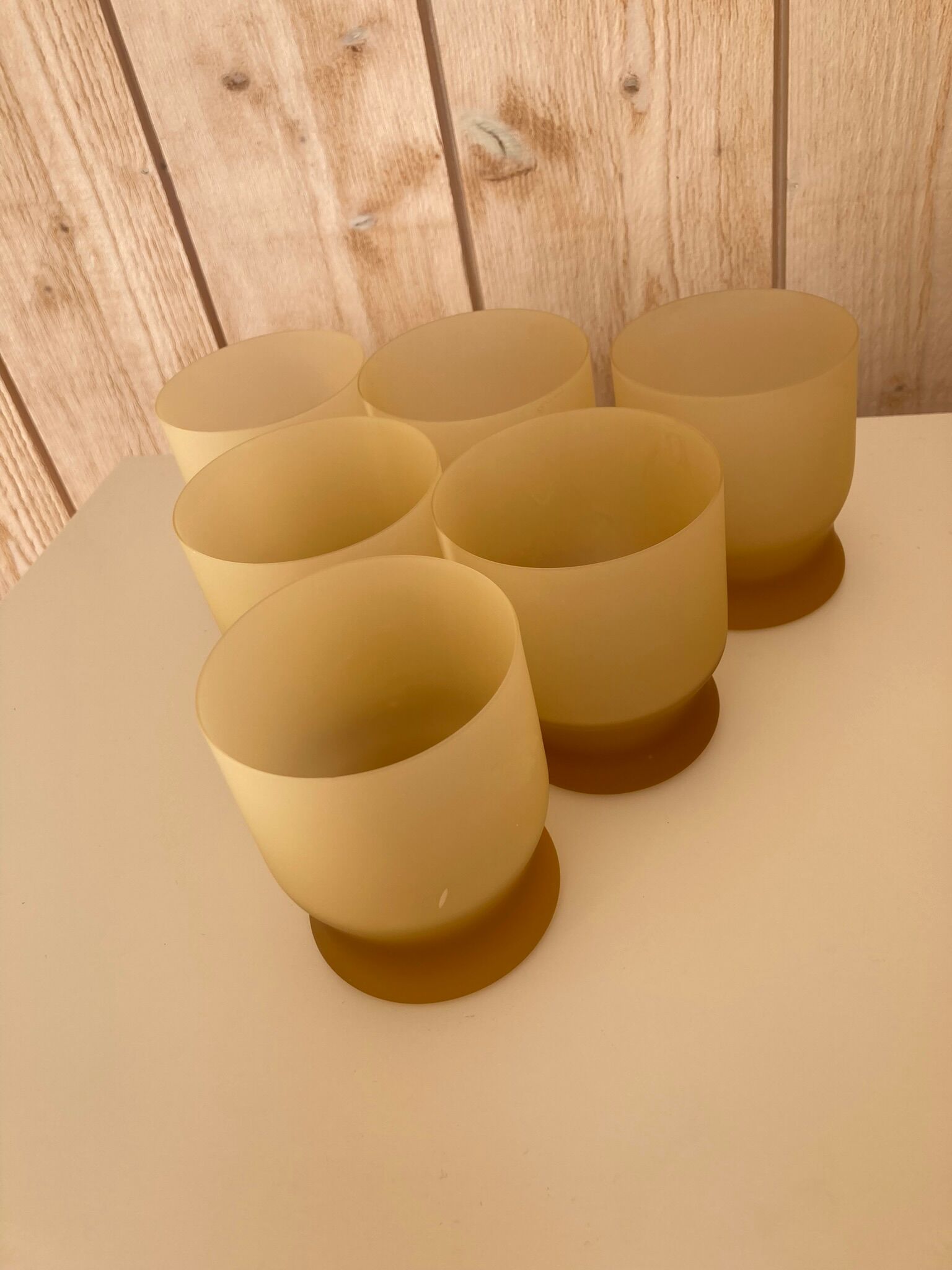 Frosted ochre-colored lenses