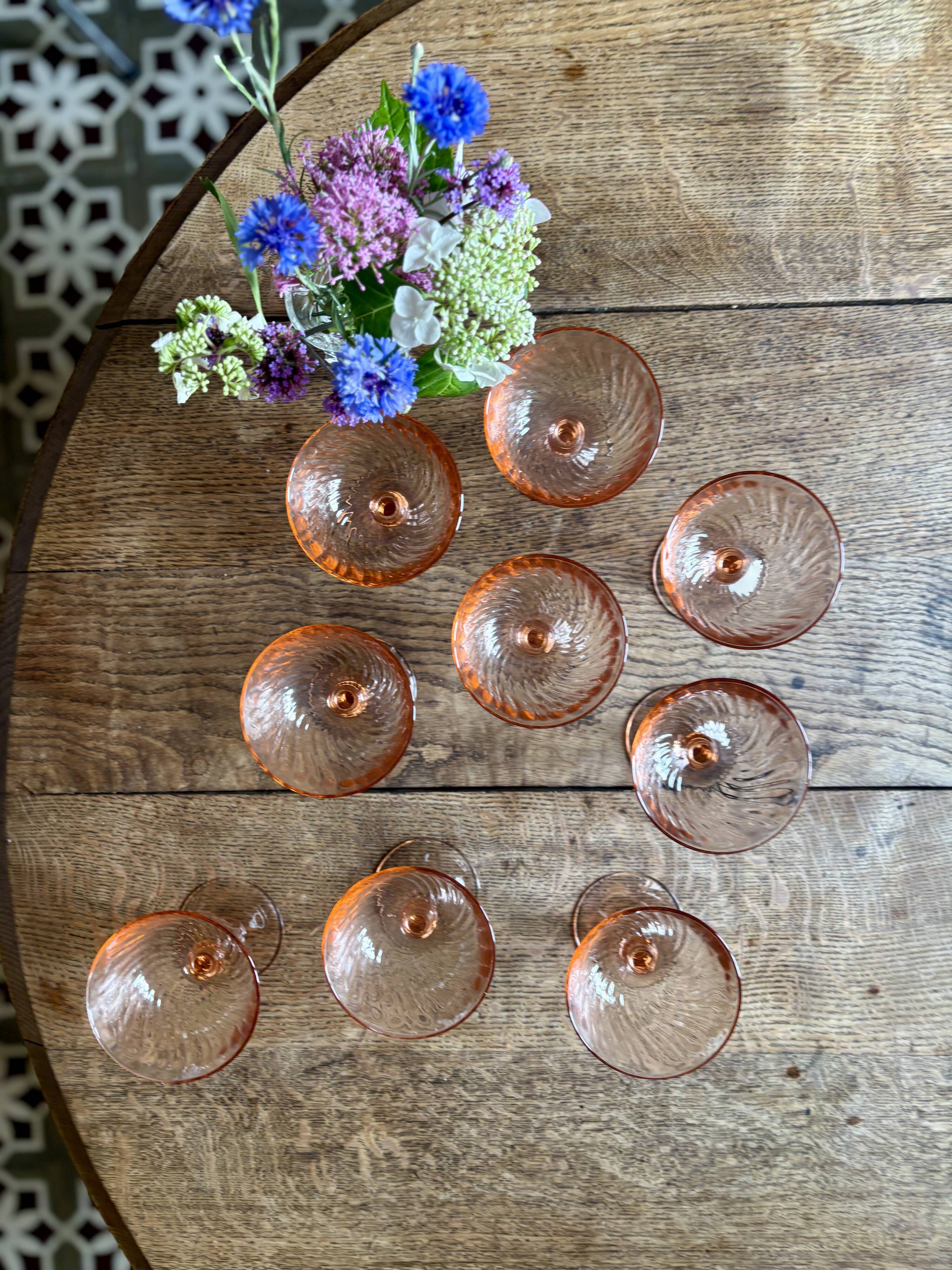 Lot de 9 coupes  à champagne vintage en rosaline