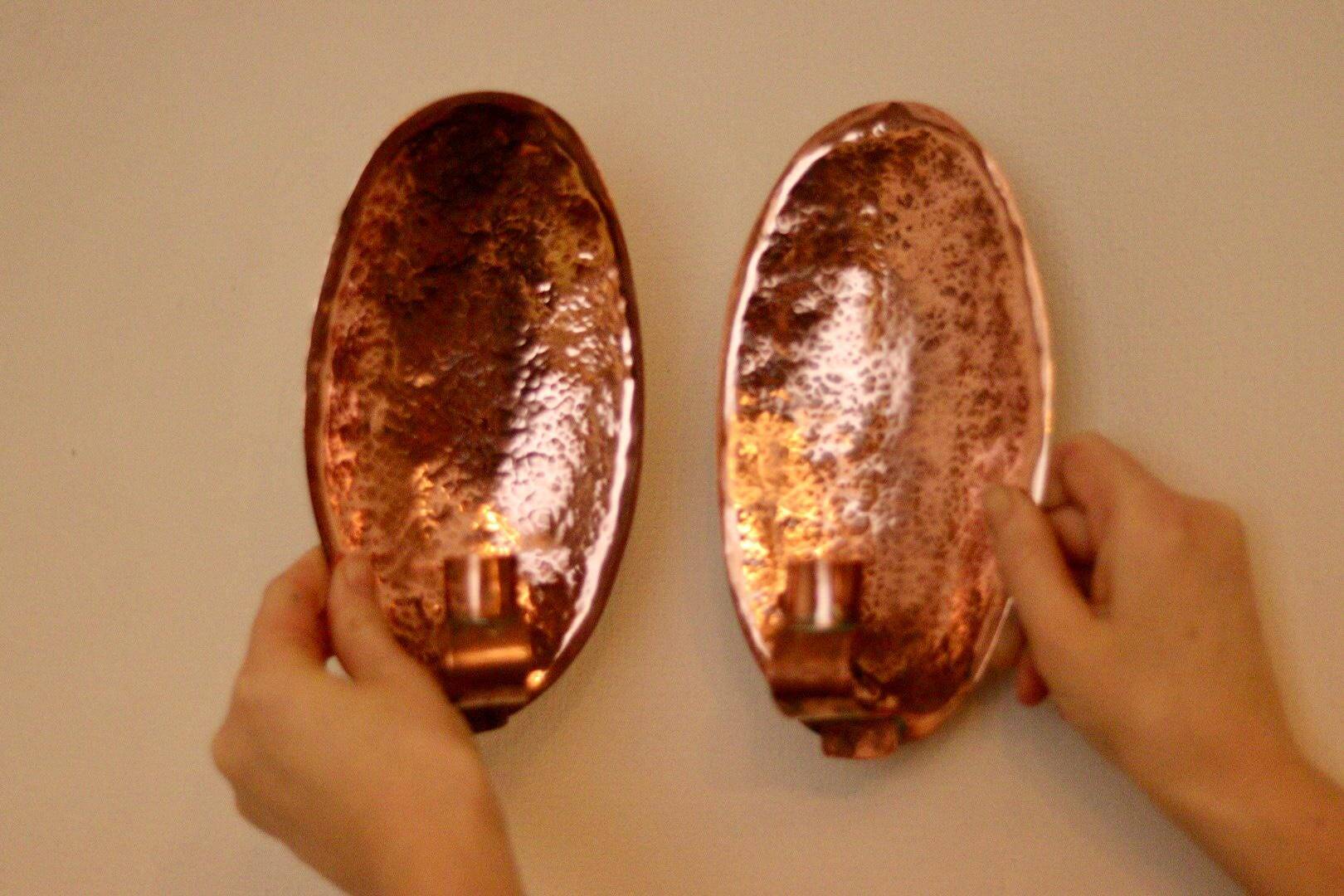 Paire d'appliques murales suédoises en cuivre du milieu du siècle