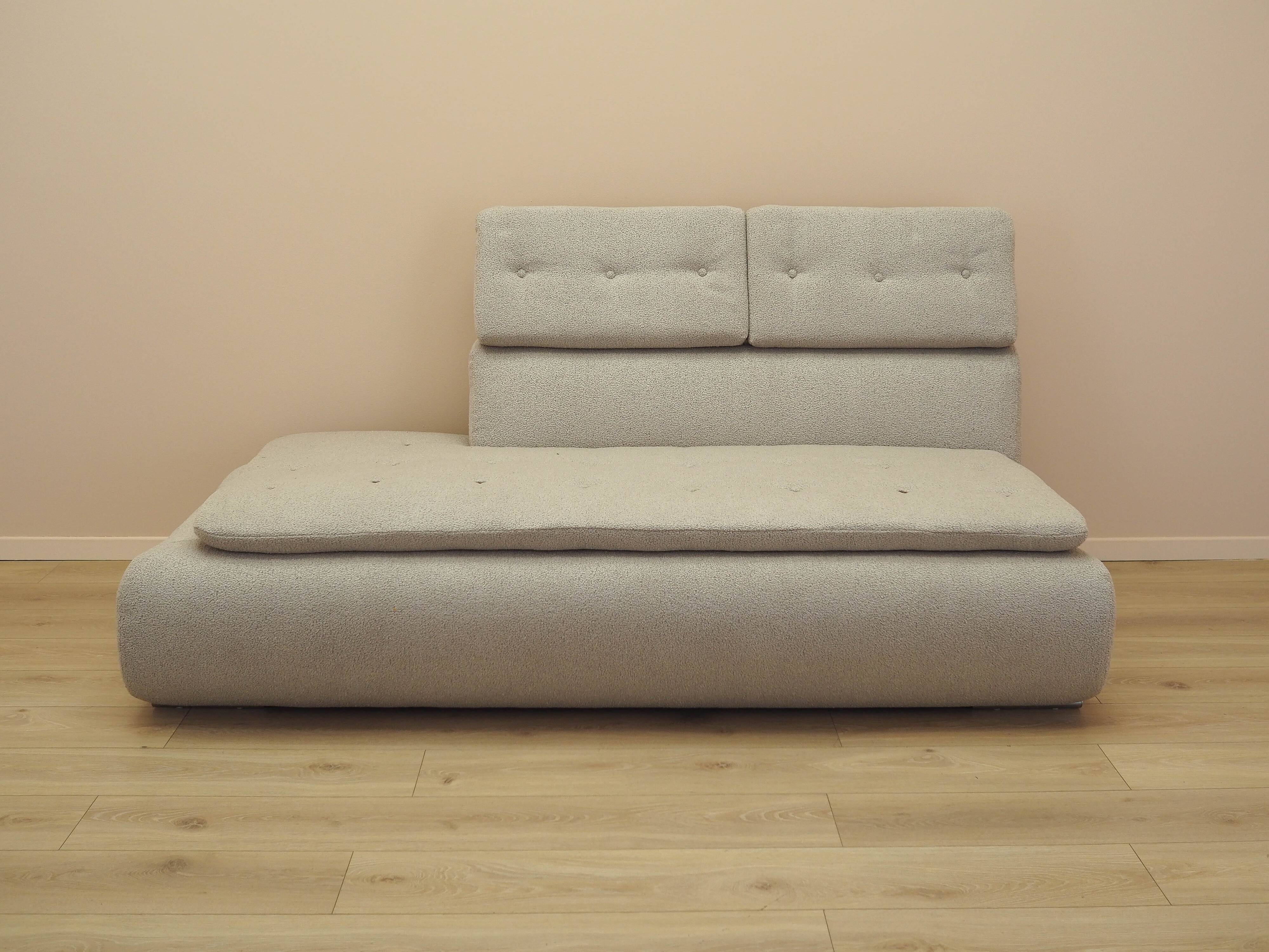 Beige sofa, Italian design, 1980s, made in Italy