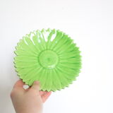 Plates Vallauris Alain Maunier, 1970, in the shape of a flower, in green earthenware