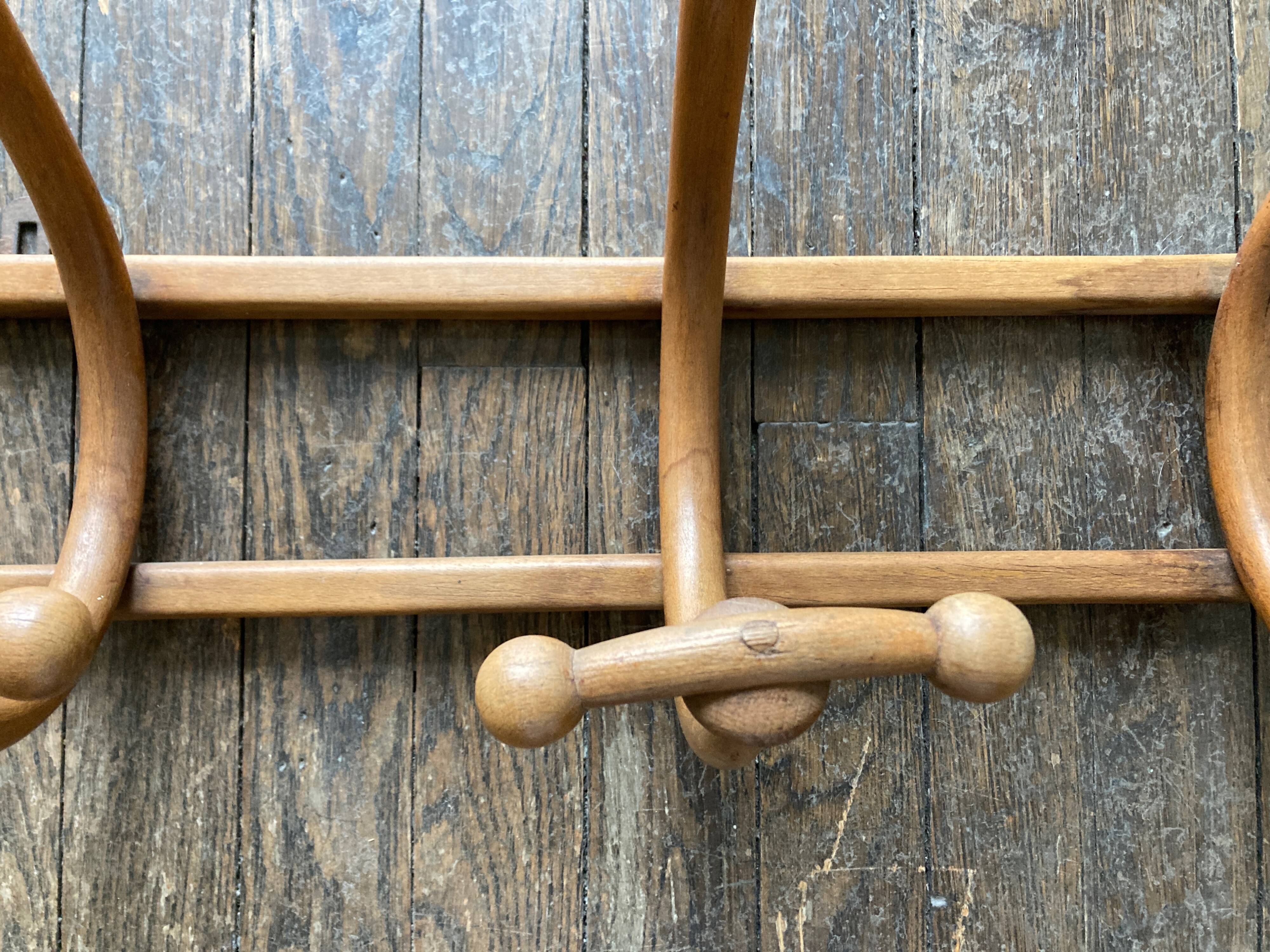 Coat rack Thonet wall 1910