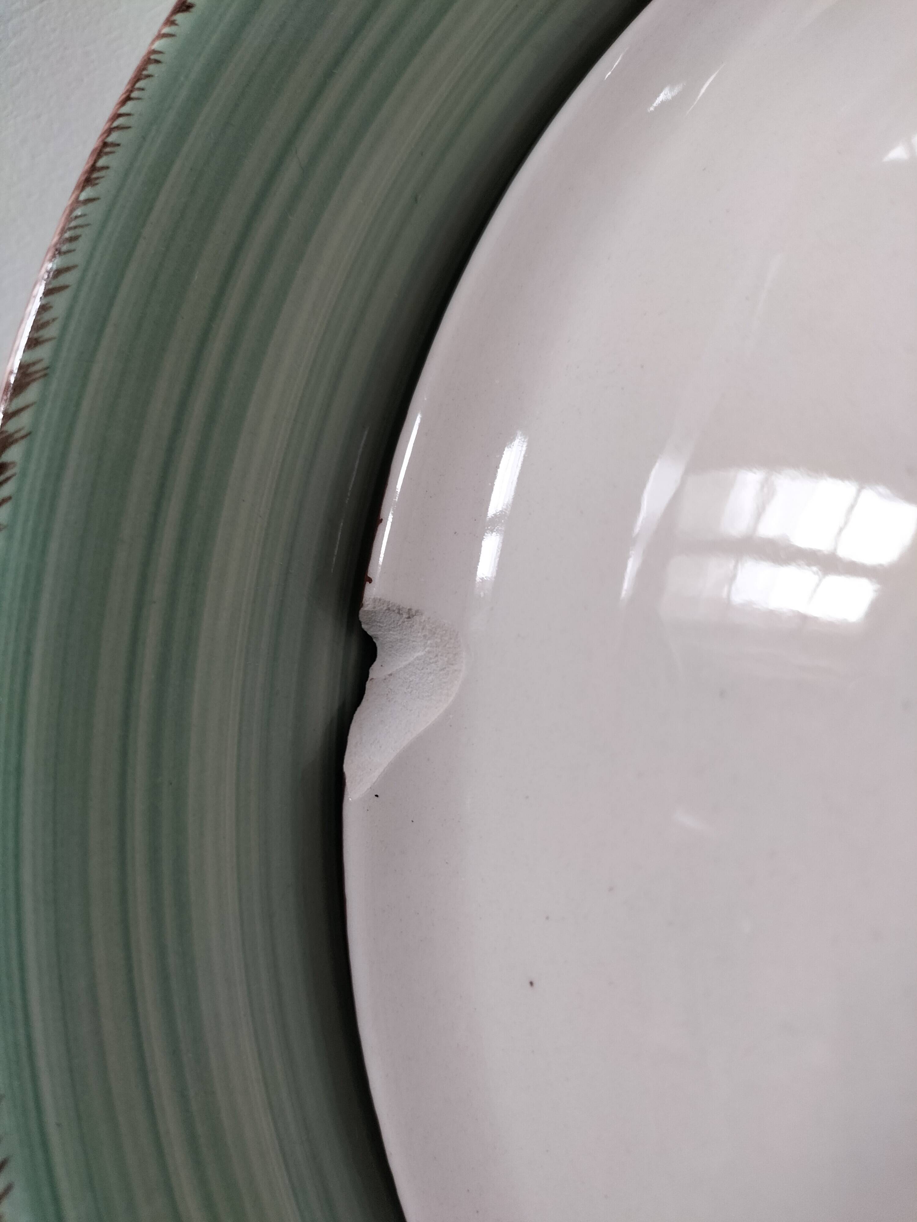 Set of 7 vintage flat and deep plates