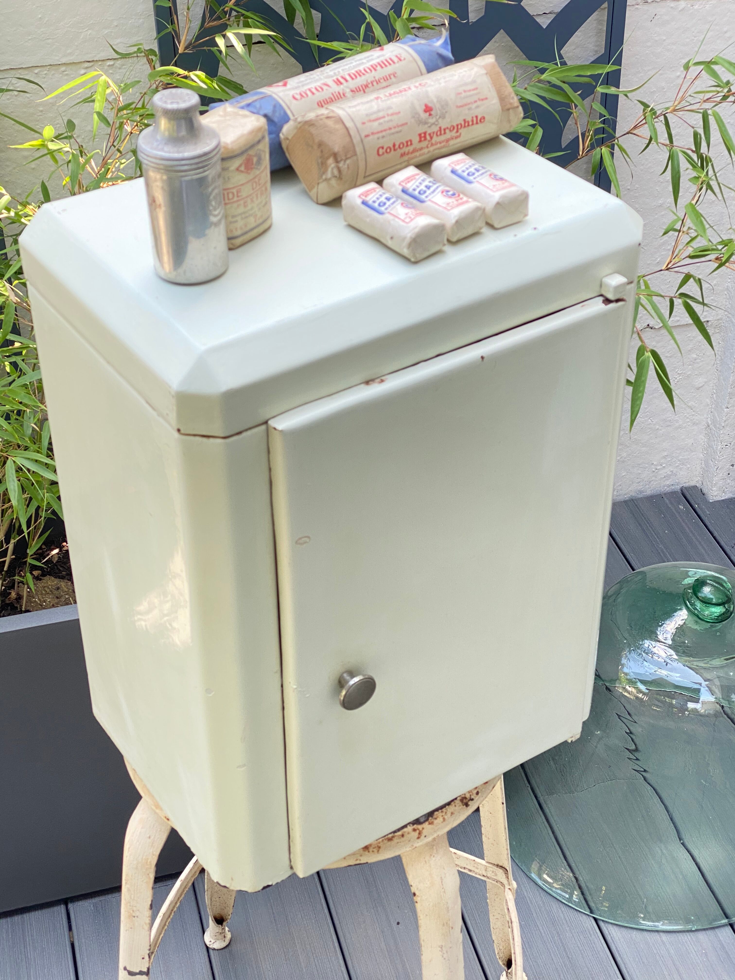 Vintage metal medicine cabinet