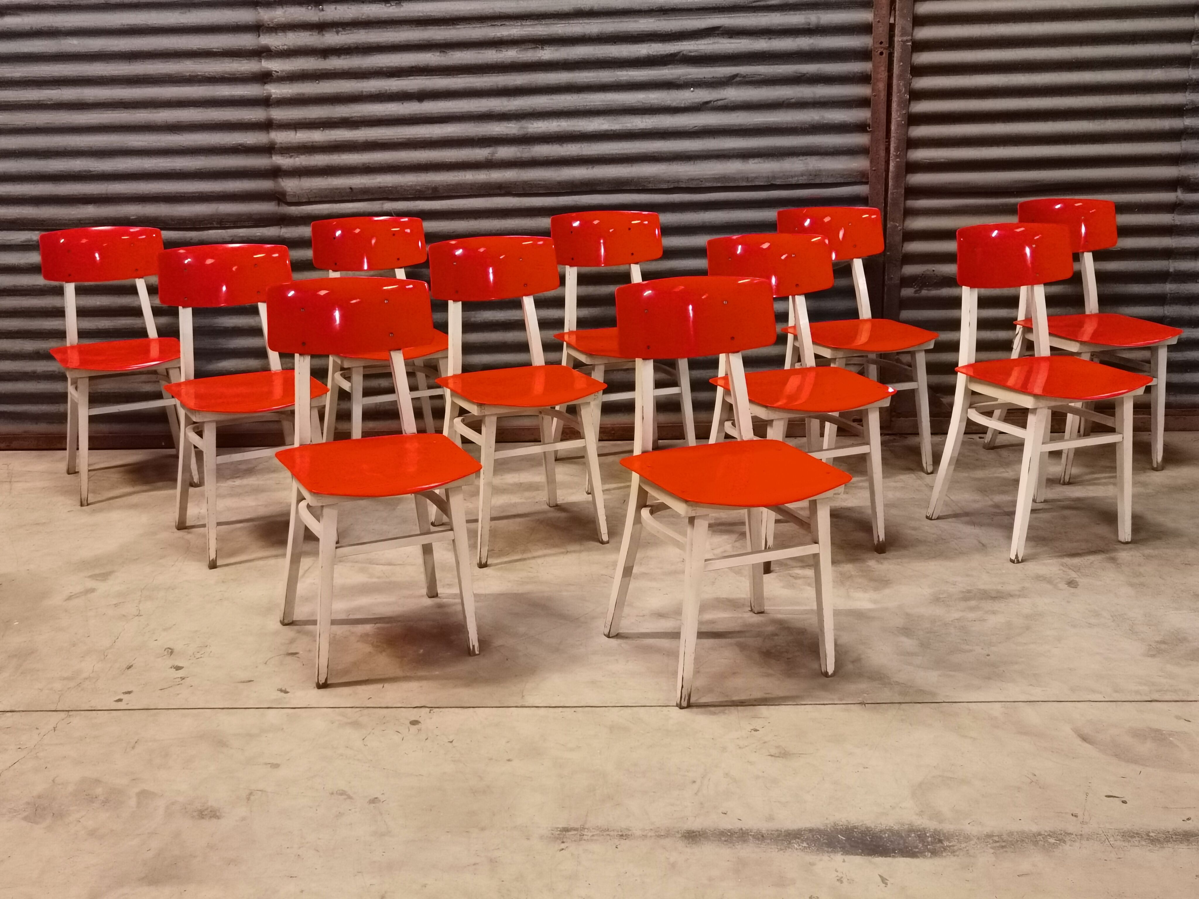 Lot de 11 chaises Ton
