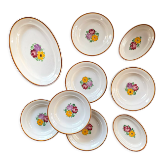 10 assiettes anciennes creuses en faïence Villeroy et Boch avec plat et raviers assortis