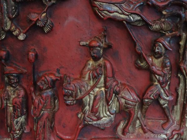Ecran de lettré, chine xixème, bois sculpté laqué et doré h 52 cm
