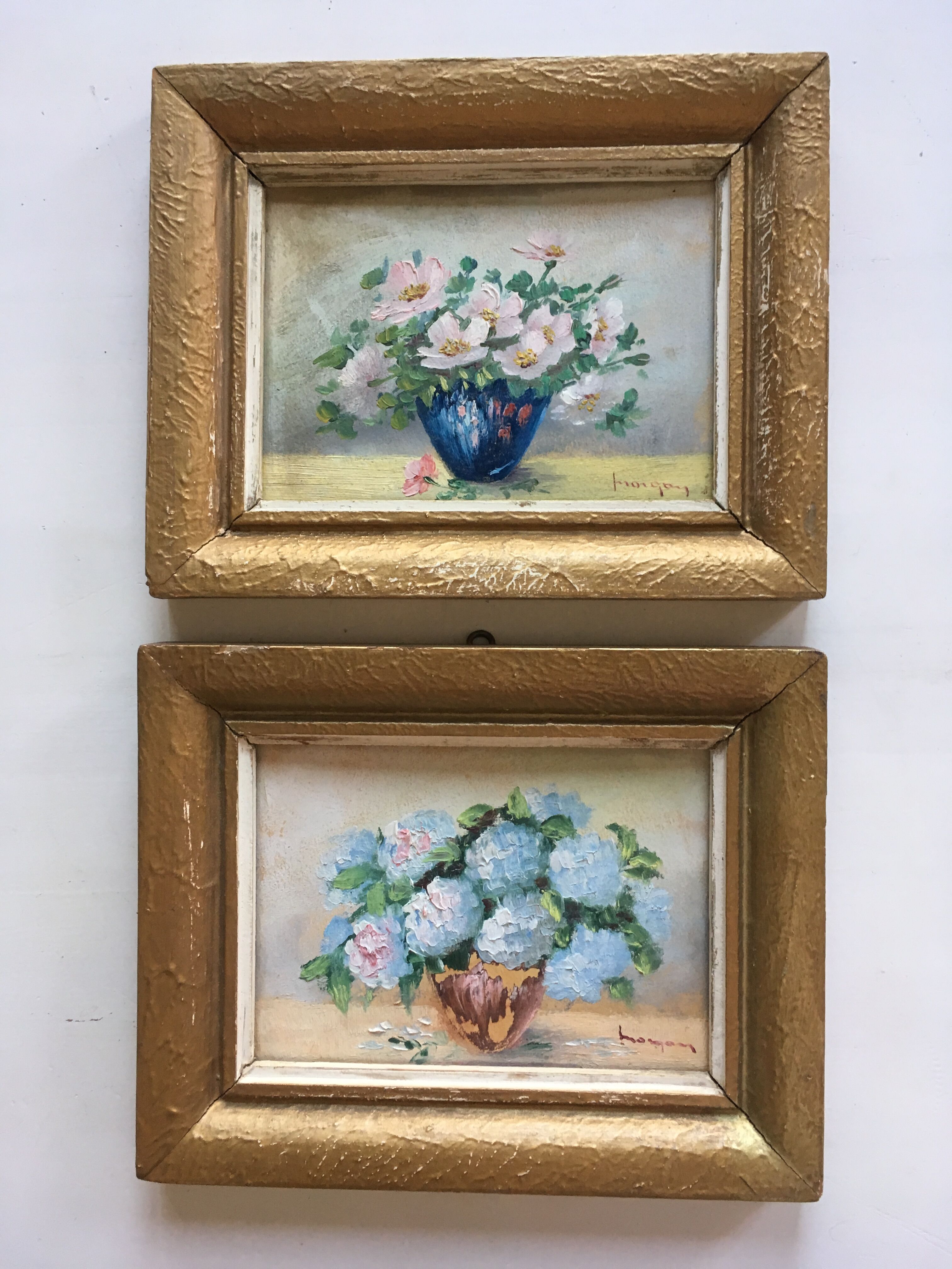 Set of 2 paintings bouquets of flowers with golden frame (signed Morgan)