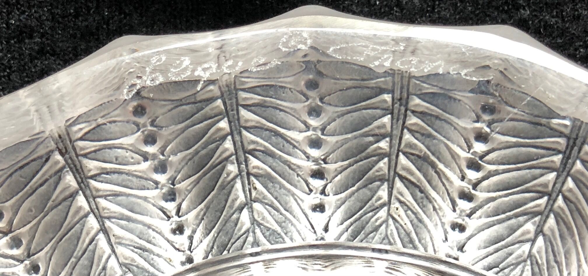 Vintage Lalique ashtray, Jamaican model, crystal