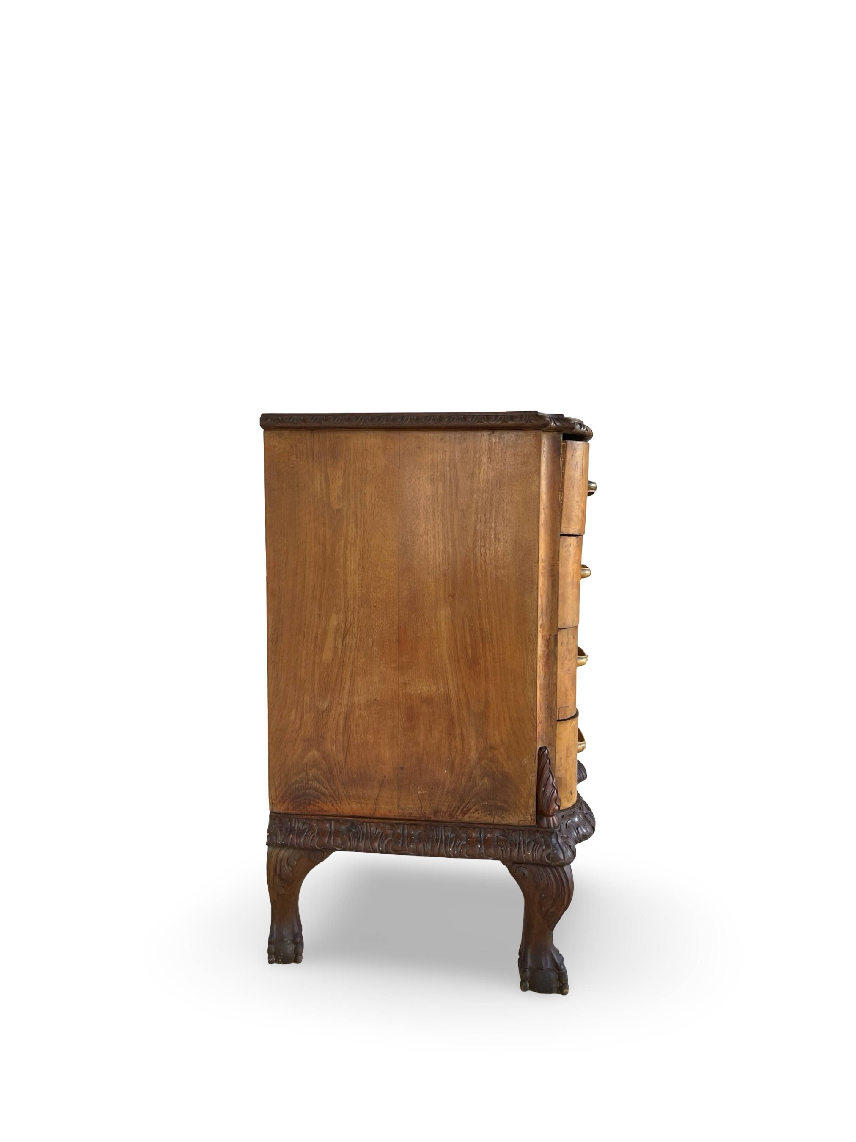 Commode italienne des années 1920.