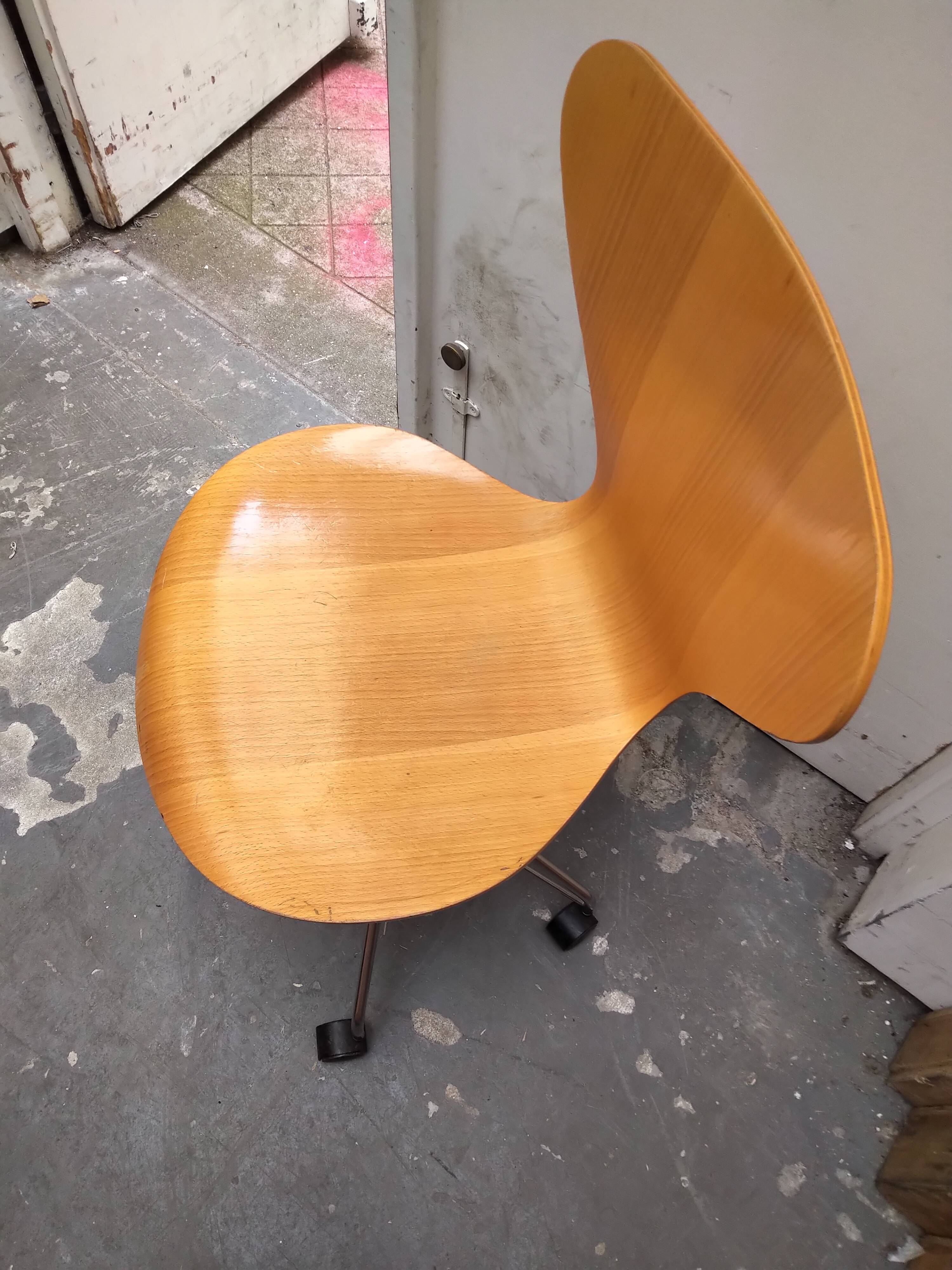 Office swivel chair model 3117 by Arne Jacobsen for Fritz Hansen, 2001