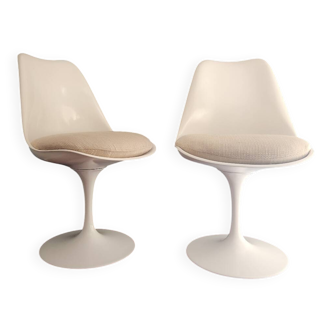 2 x Knoll edition swivel chairs designed by Eero Saarinen