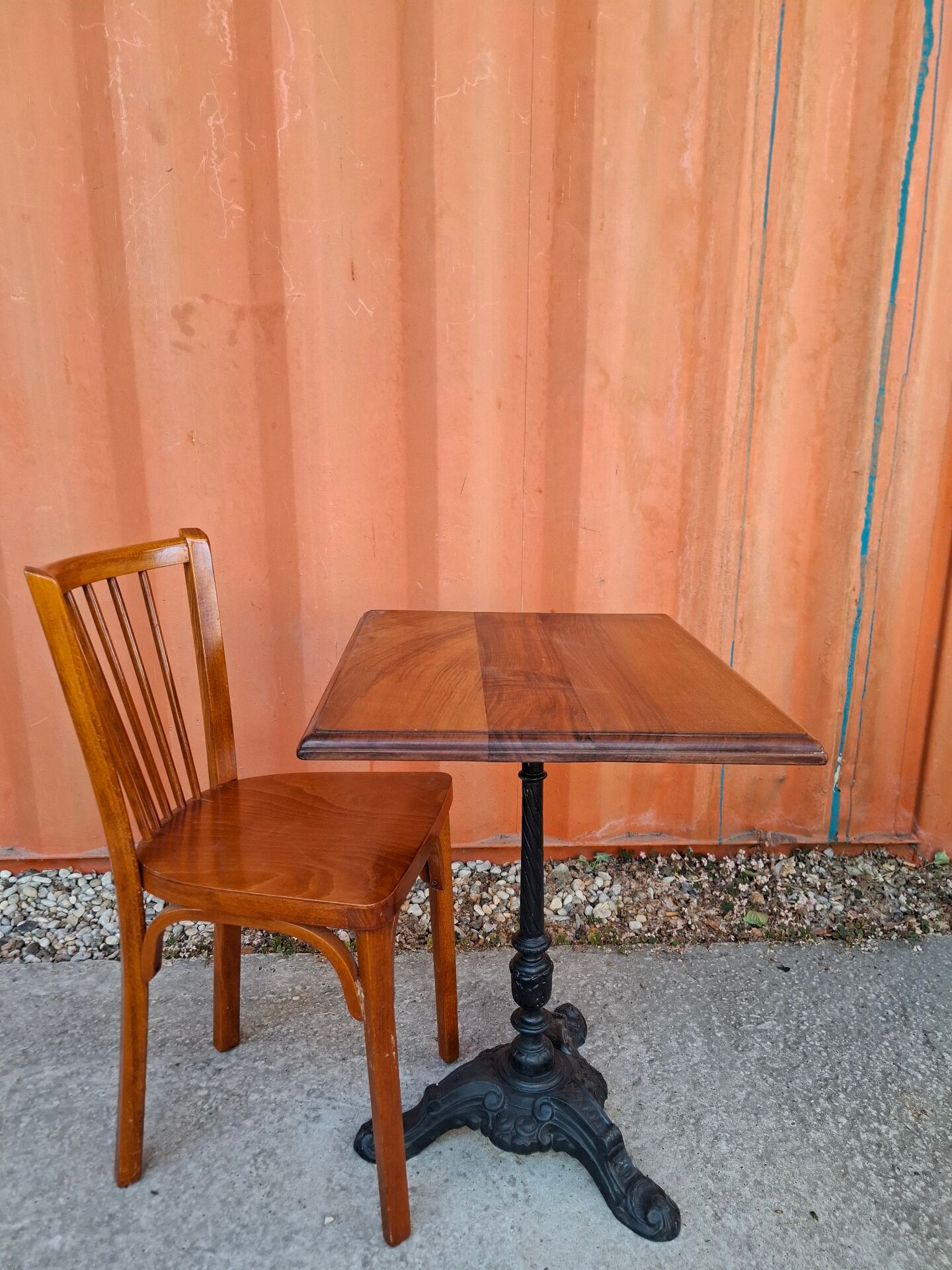 Table bistrot