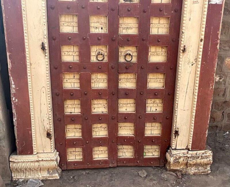 Indian door in teak, piece and patina of origin