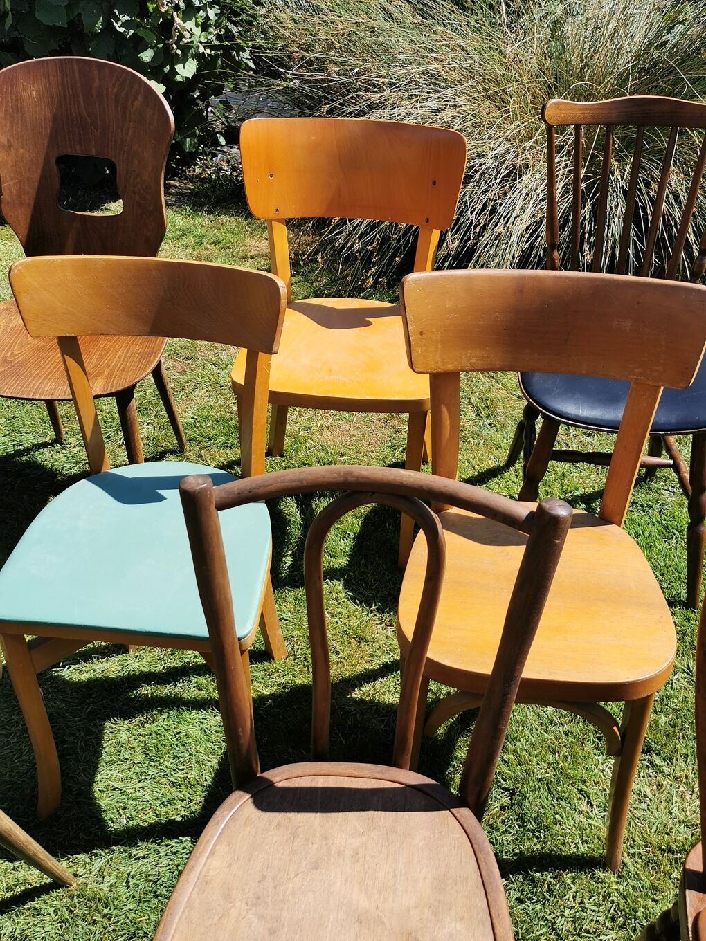 Lot de 20 chaises bistrot dépareillées