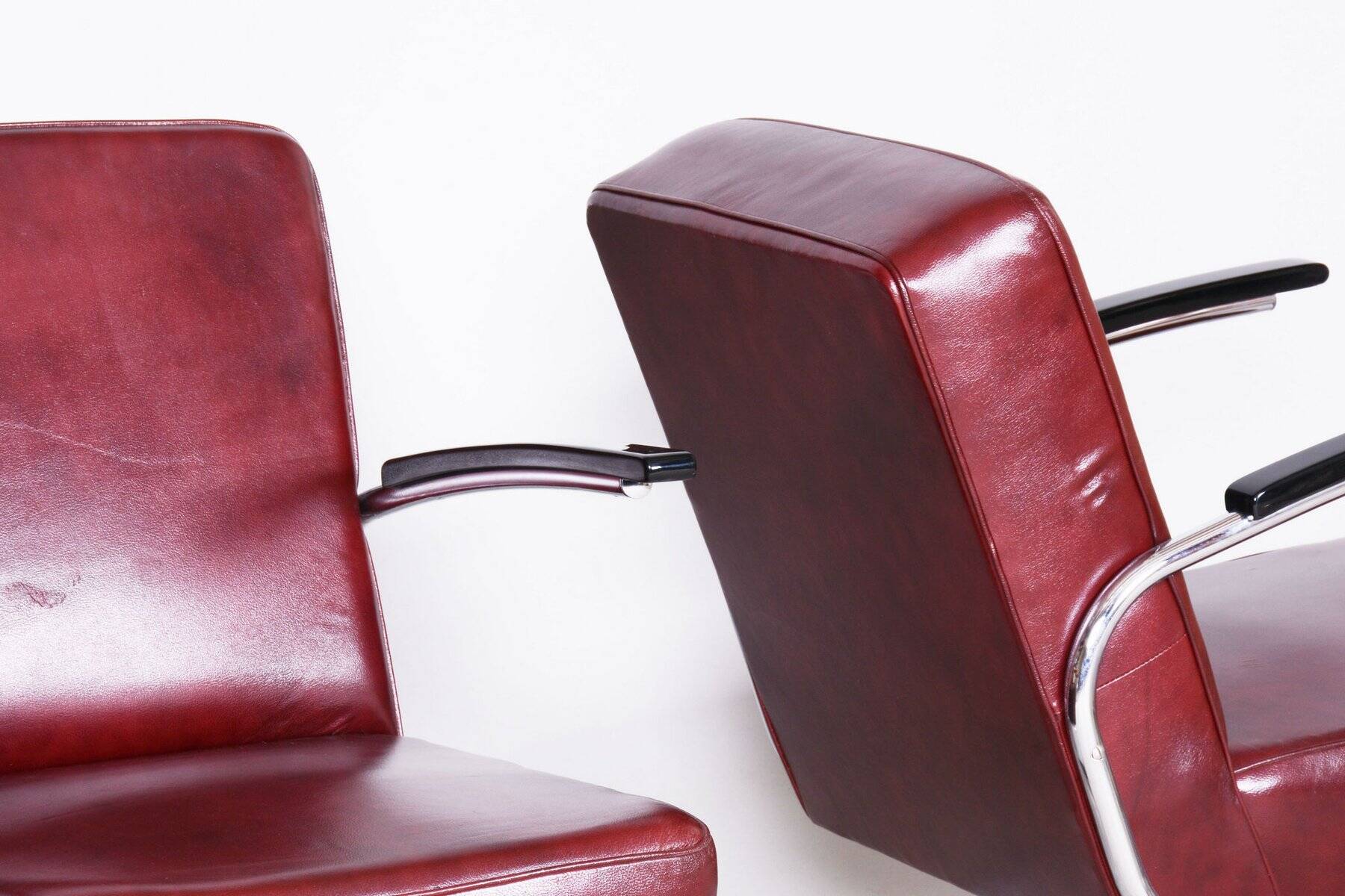 Czech Bauhaus Armchairs in Red Leather and Chrome by Arnošt Beck, 1930s, Set of 2