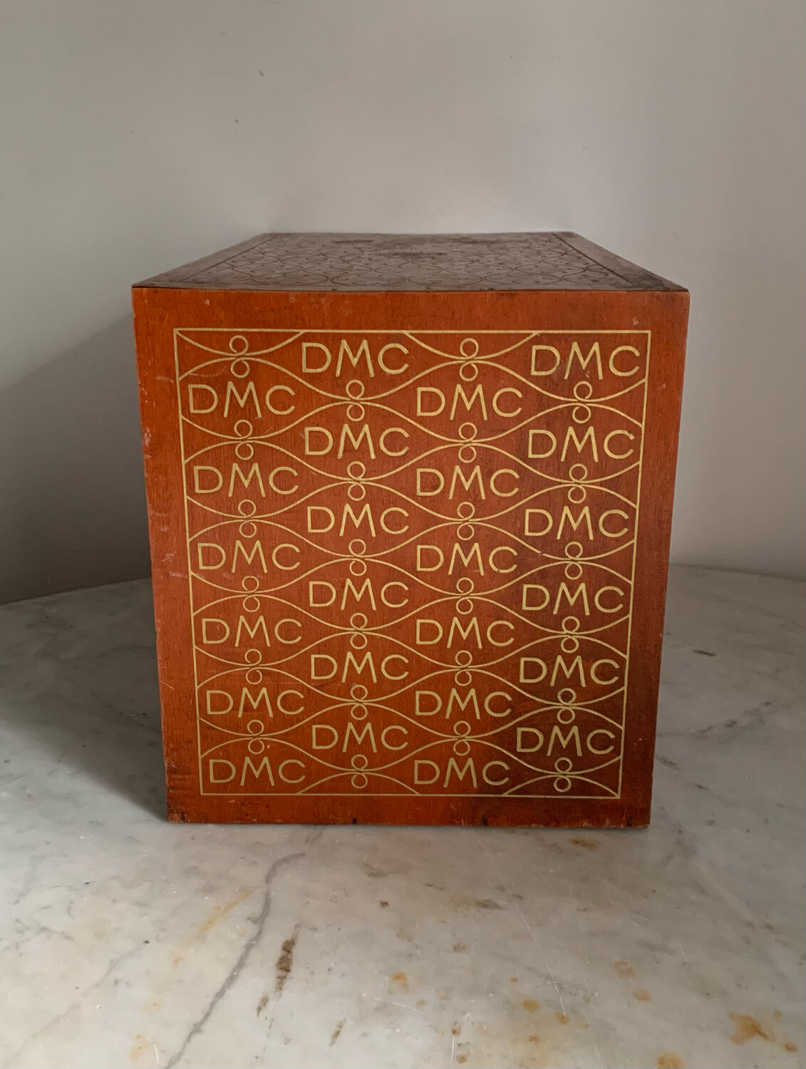 Meuble mercerie DMC